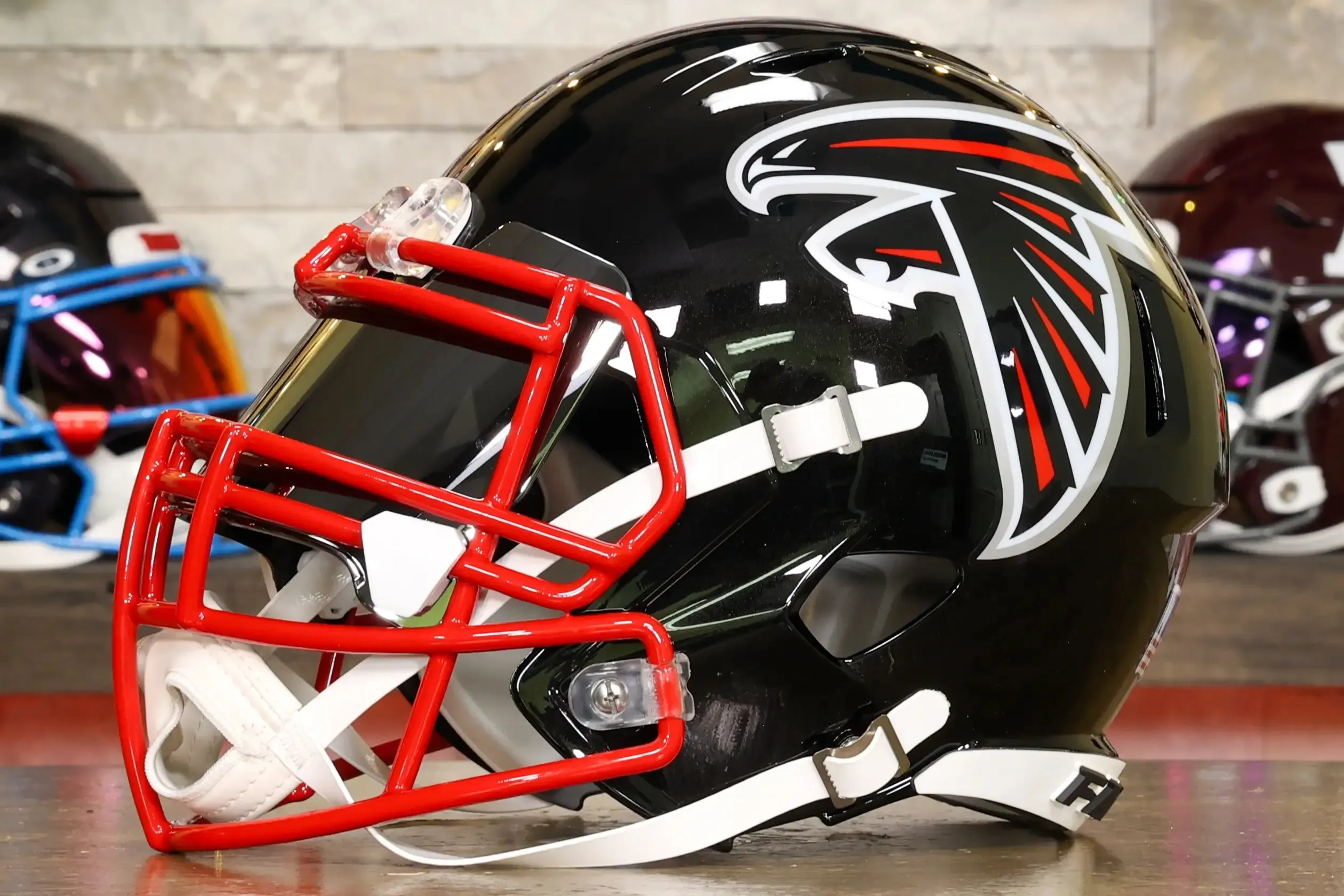 Atlanta Falcons Riddell Speed Display Helmet - GG Edition
