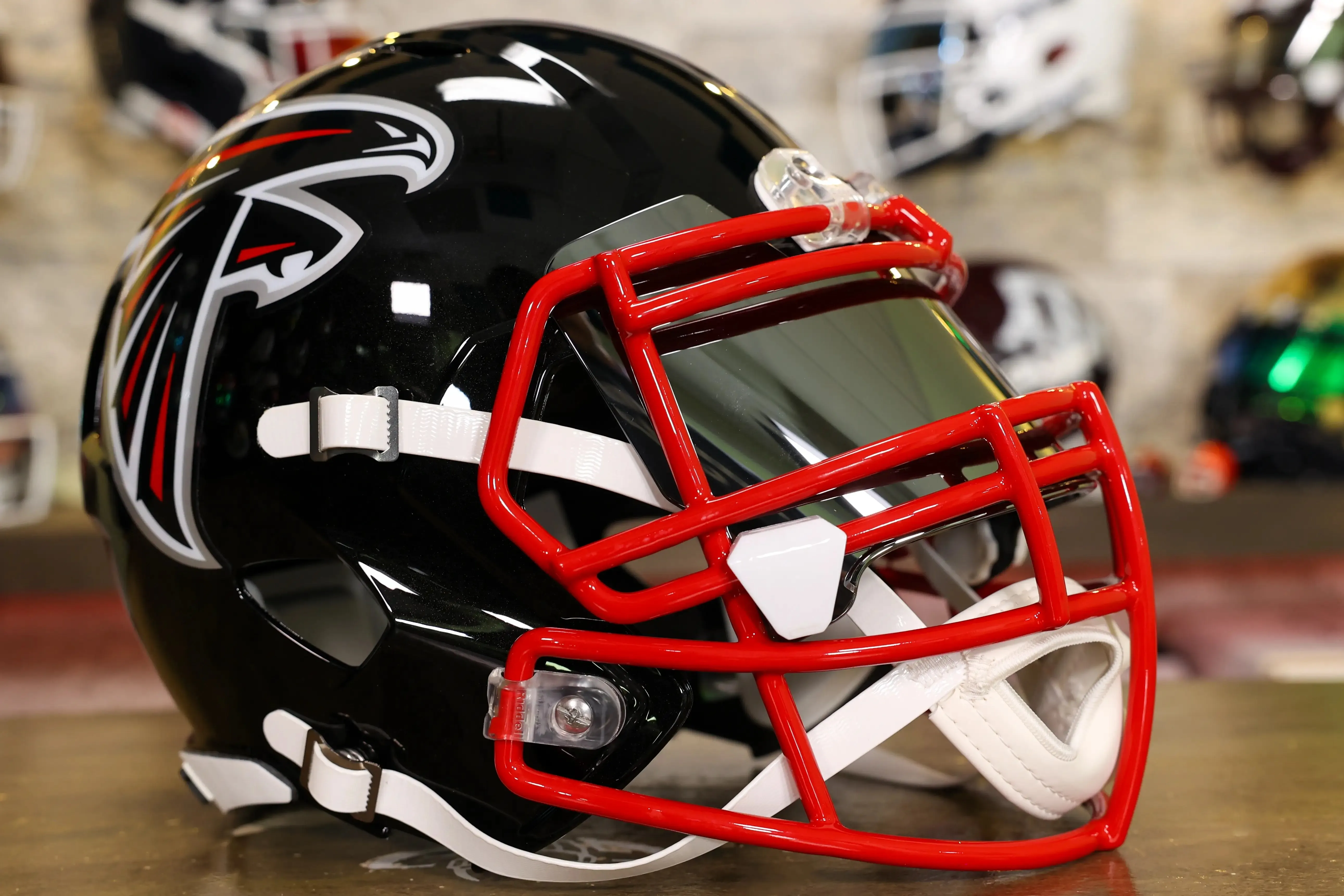 Atlanta Falcons Riddell Speed Display Helmet - GG Edition