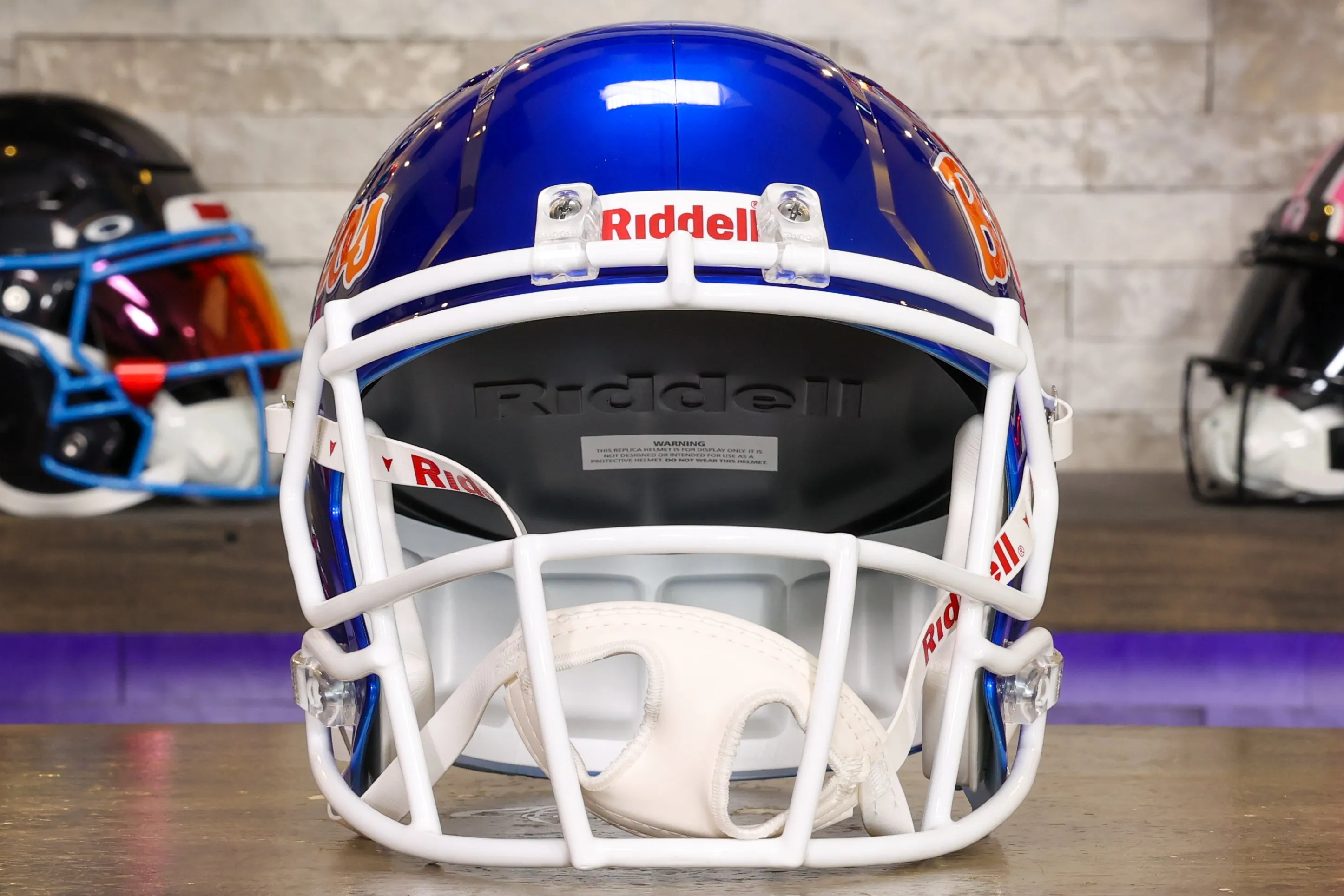 Boise State Broncos Riddell Speed Display Helmet - Script