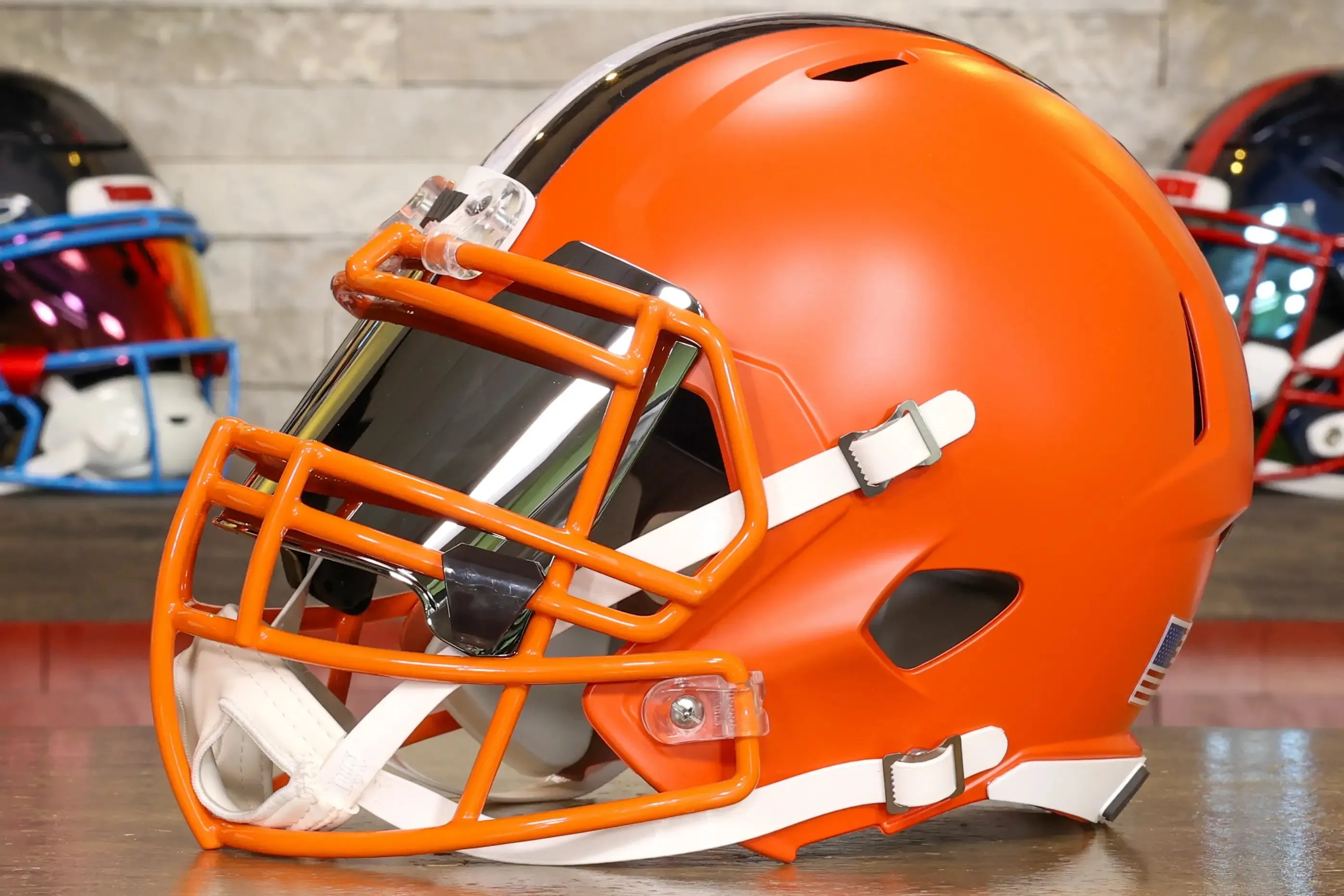 Cleveland Browns Riddell Speed Display Helmet - GG Edition
