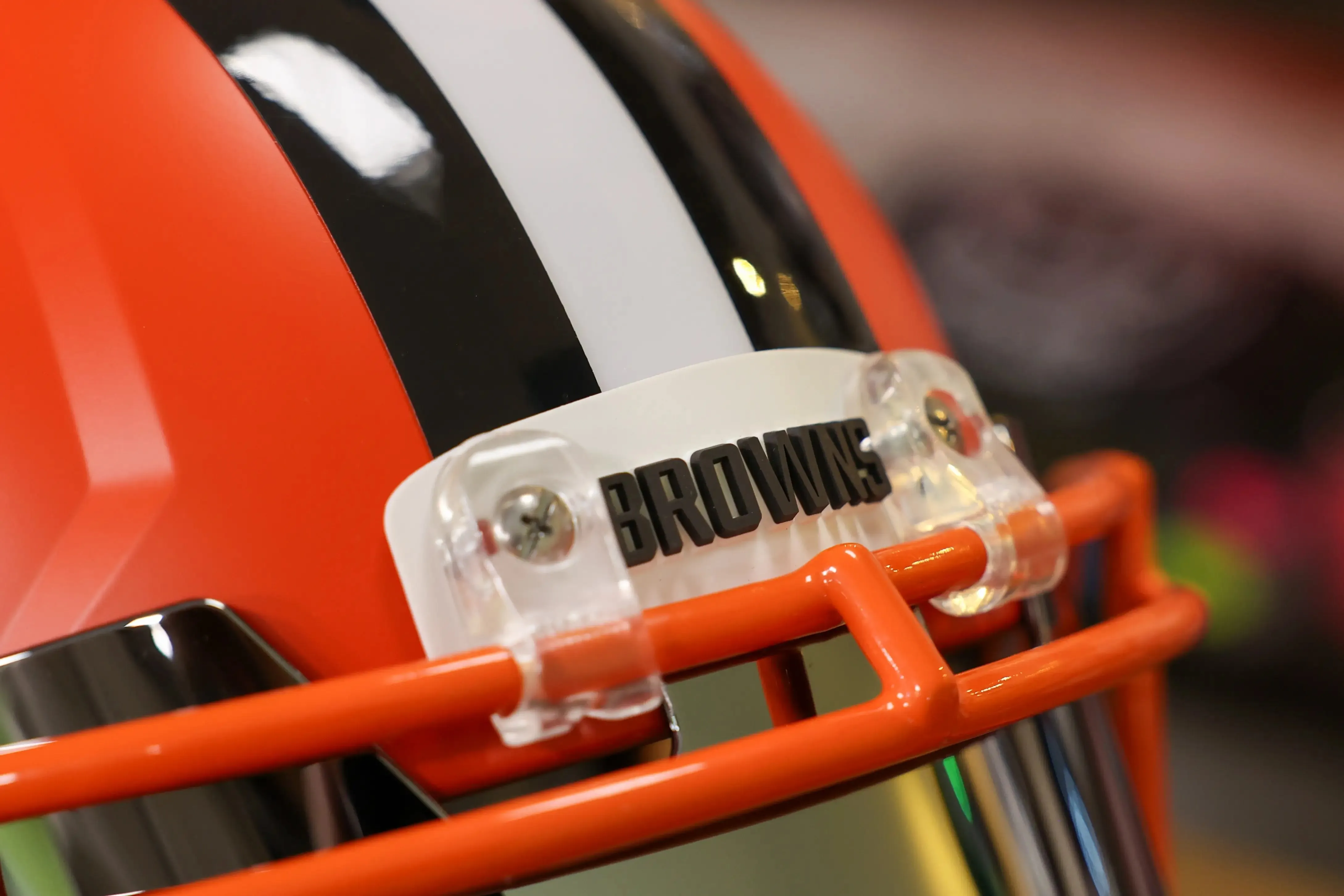Cleveland Browns Riddell Speed Display Helmet - GG Edition