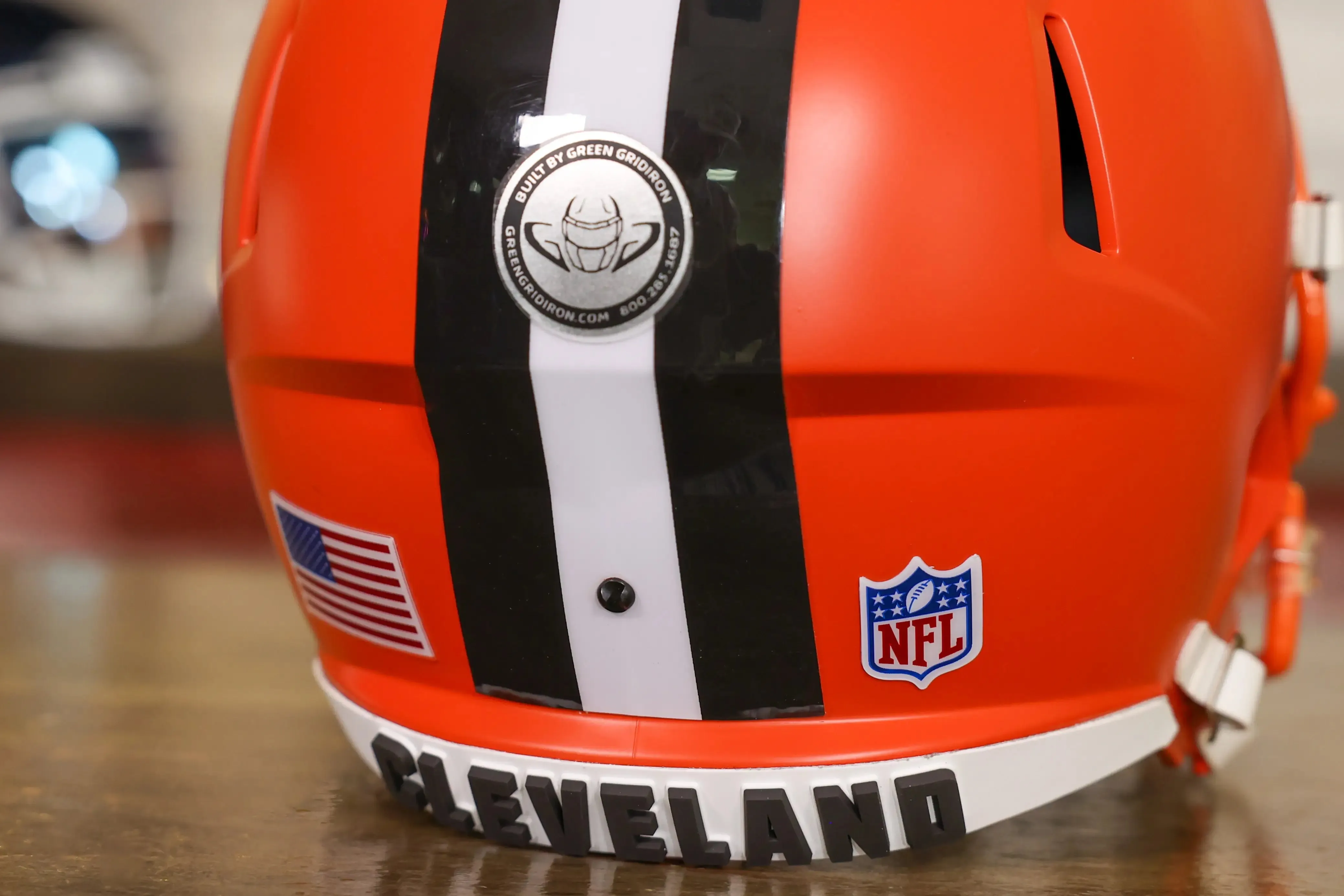 Cleveland Browns Riddell Speed Display Helmet - GG Edition