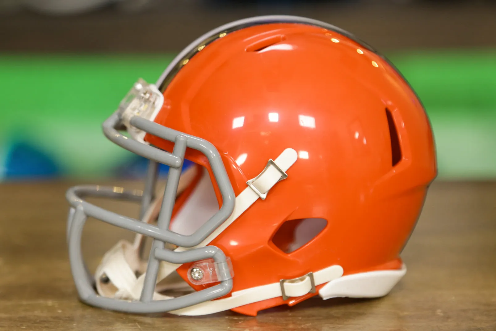 Cleveland Browns Riddell Speed Mini Helmet - 1962-1974 Throwback