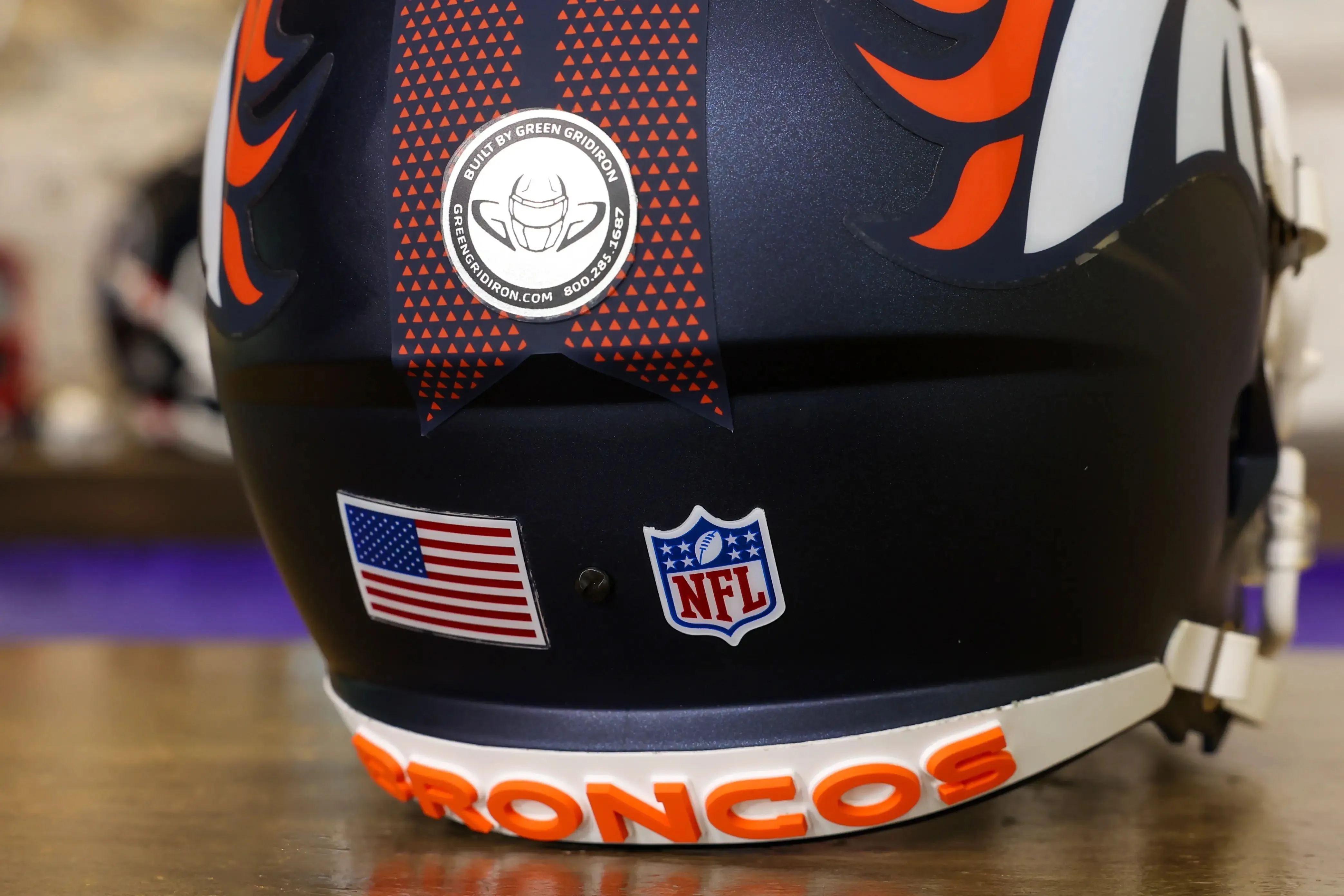 Denver Broncos Riddell Speed Display Helmet - GG Edition 02565