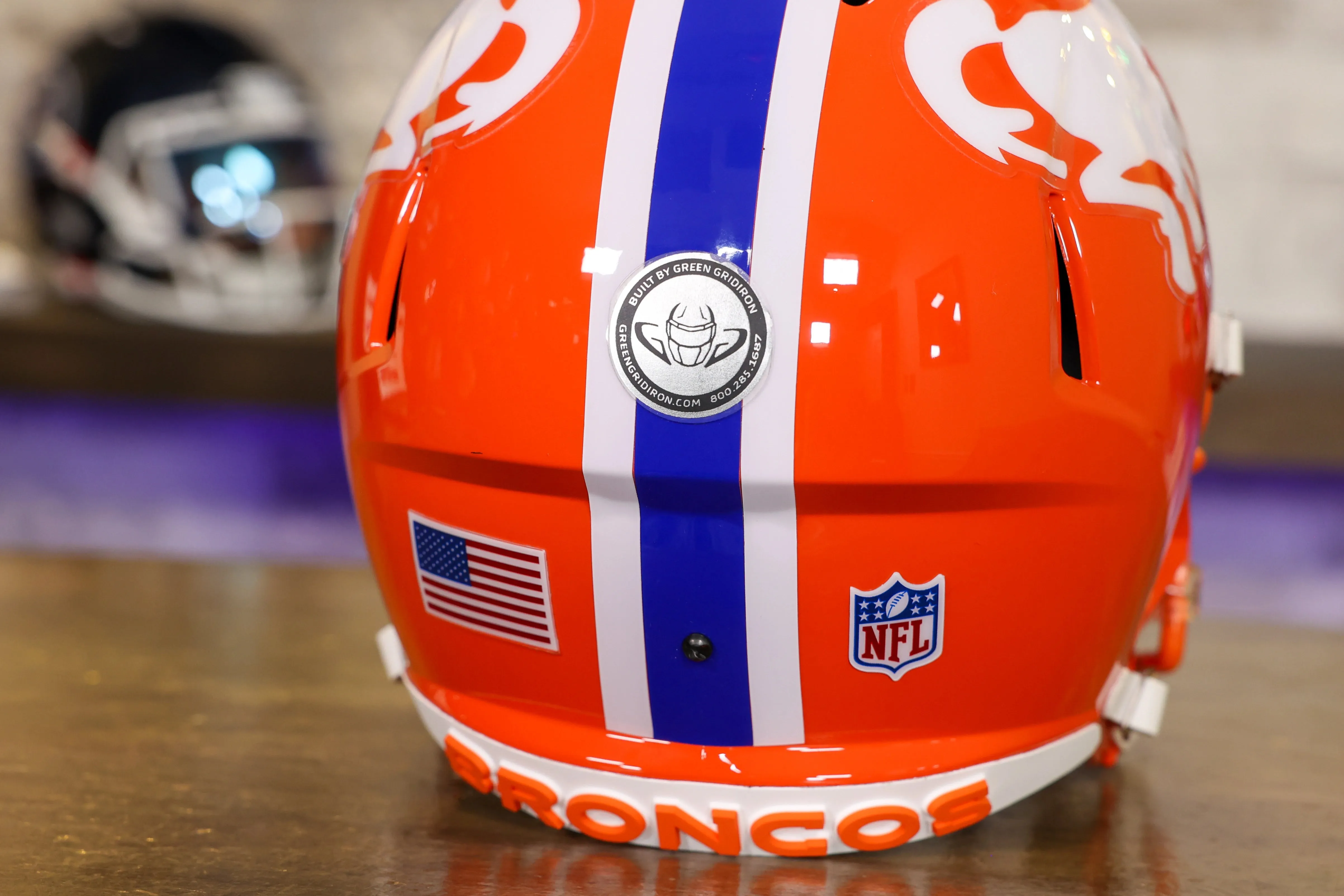 Denver Broncos Riddell Speed Display Helmet - GG Edition 02568