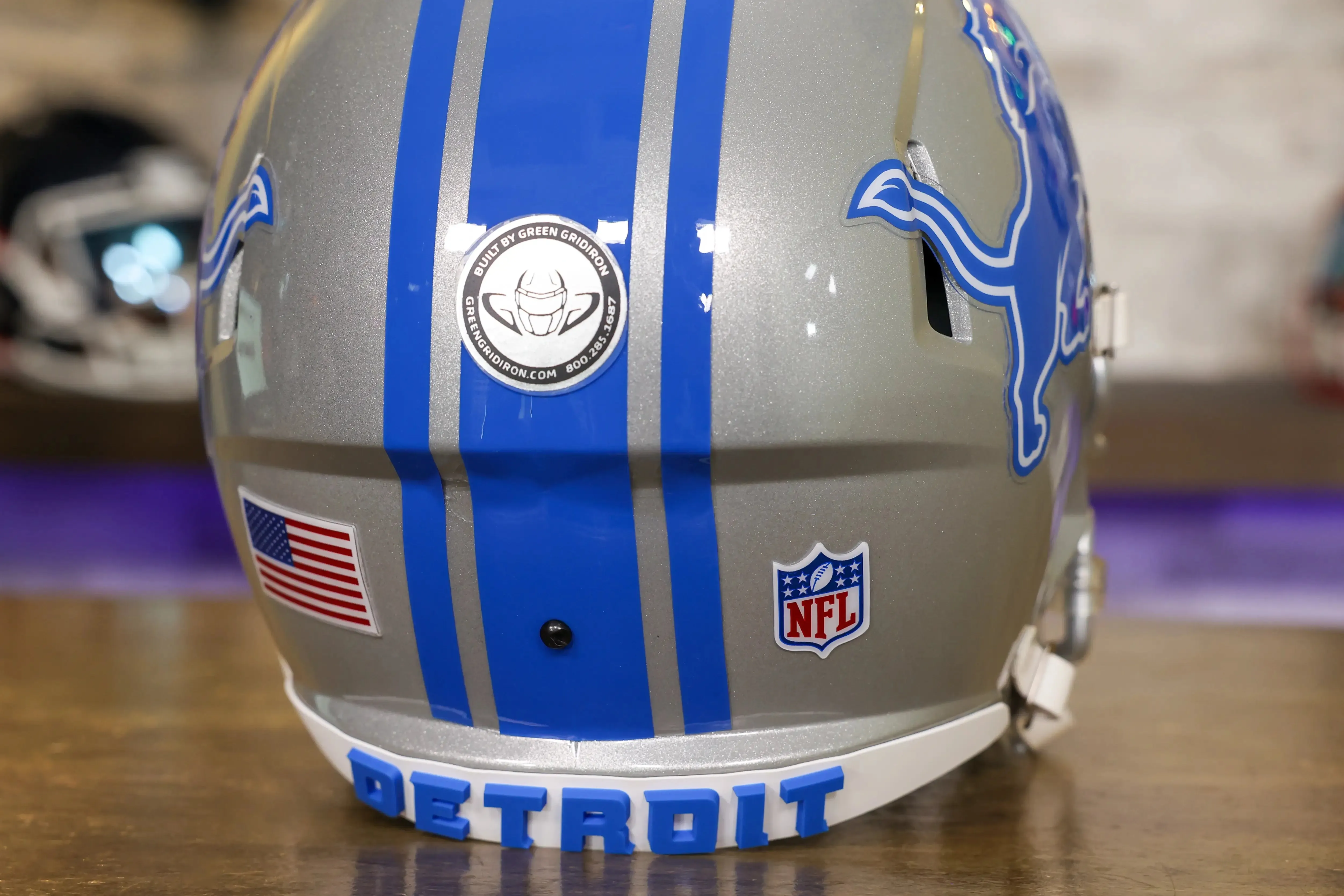 Detroit Lions Riddell Speed Display Helmet - GG Edition