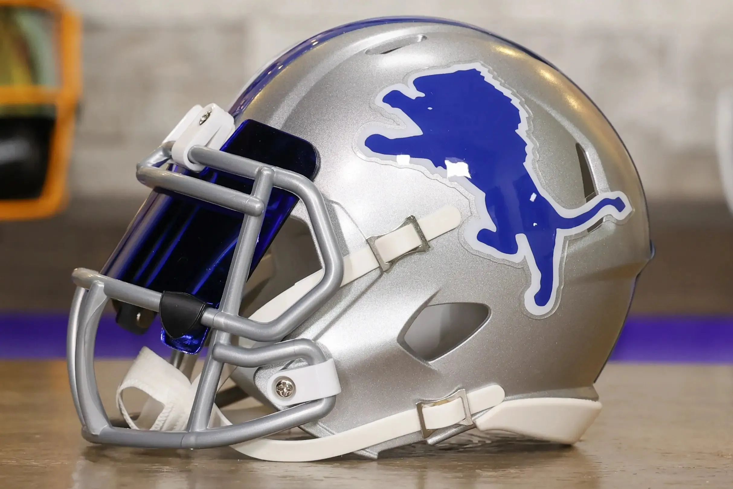 Detroit Lions Riddell Speed Mini Helmet - GG Edition