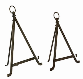 EASEL STAND