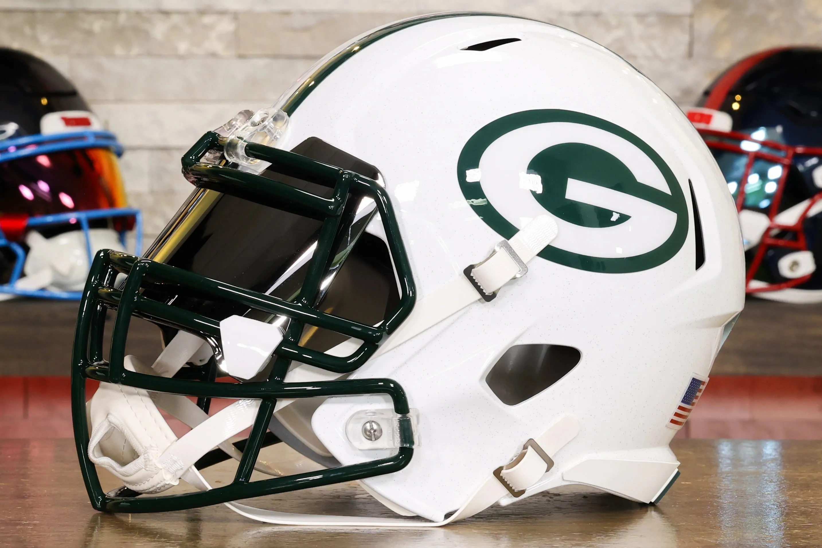 Green Bay Packers Riddell Speed Display Helmet - GG Edition 02573