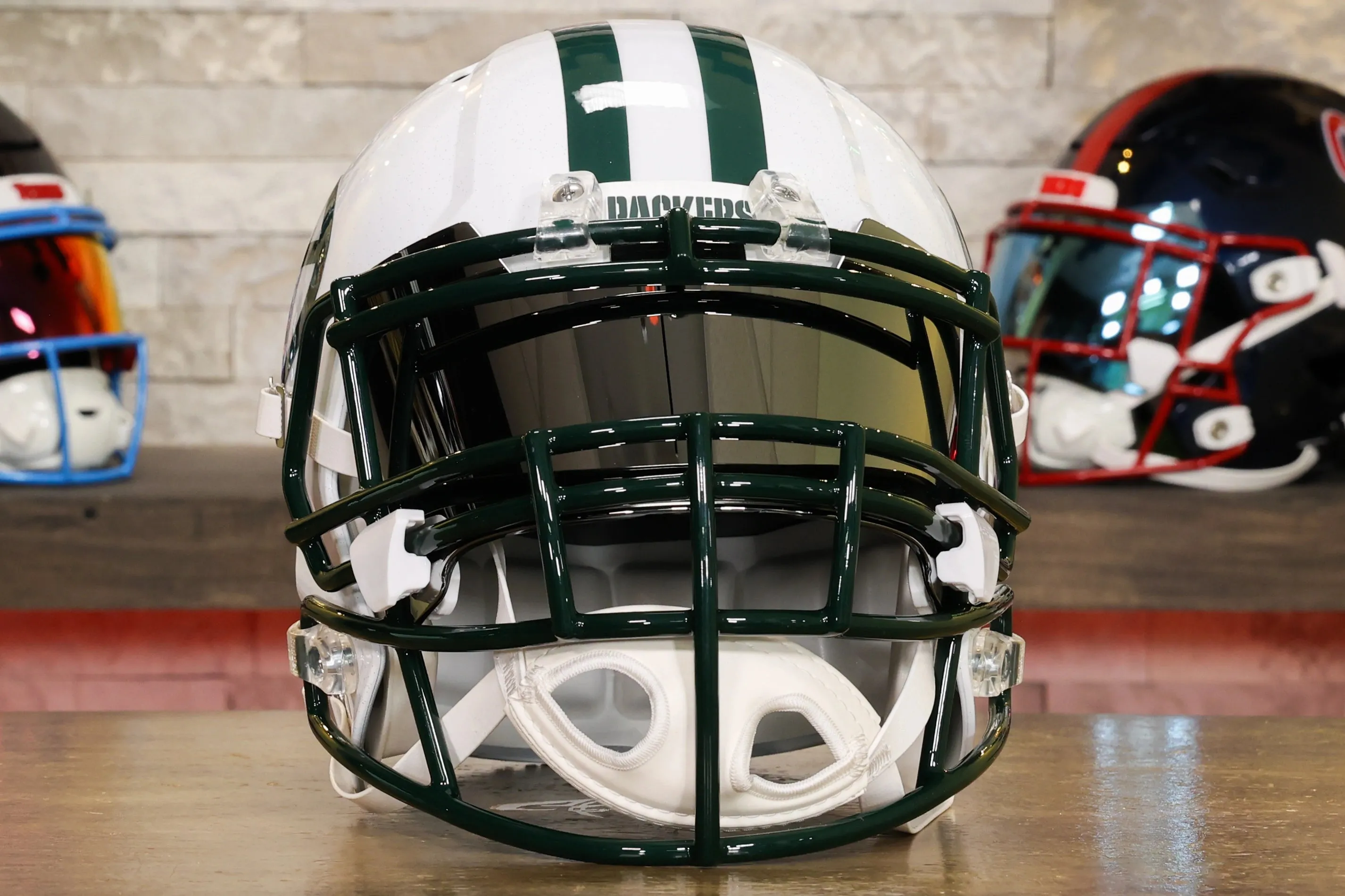Green Bay Packers Riddell Speed Display Helmet - GG Edition 02573