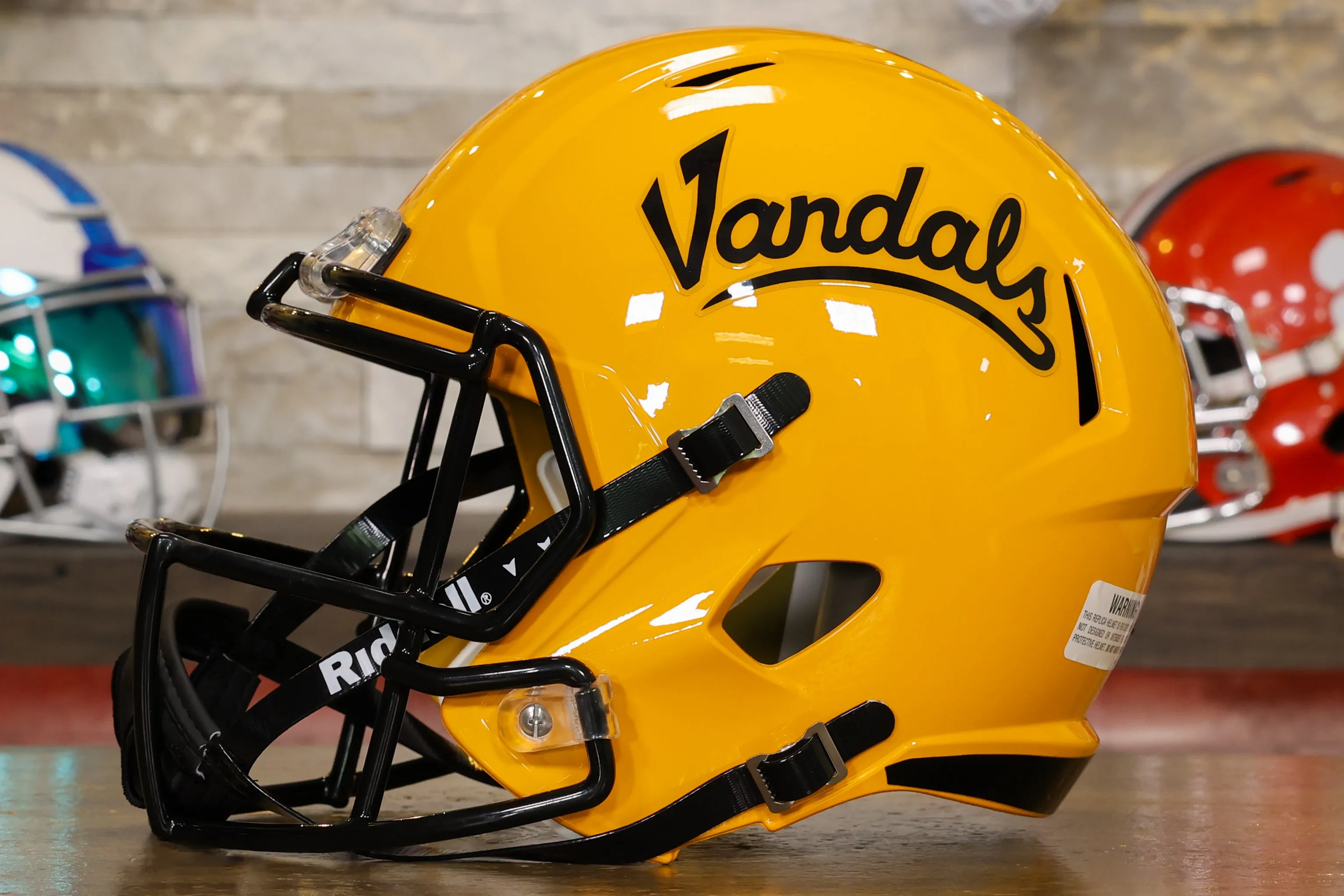 Idaho Vandals Riddell Speed Display Helmet