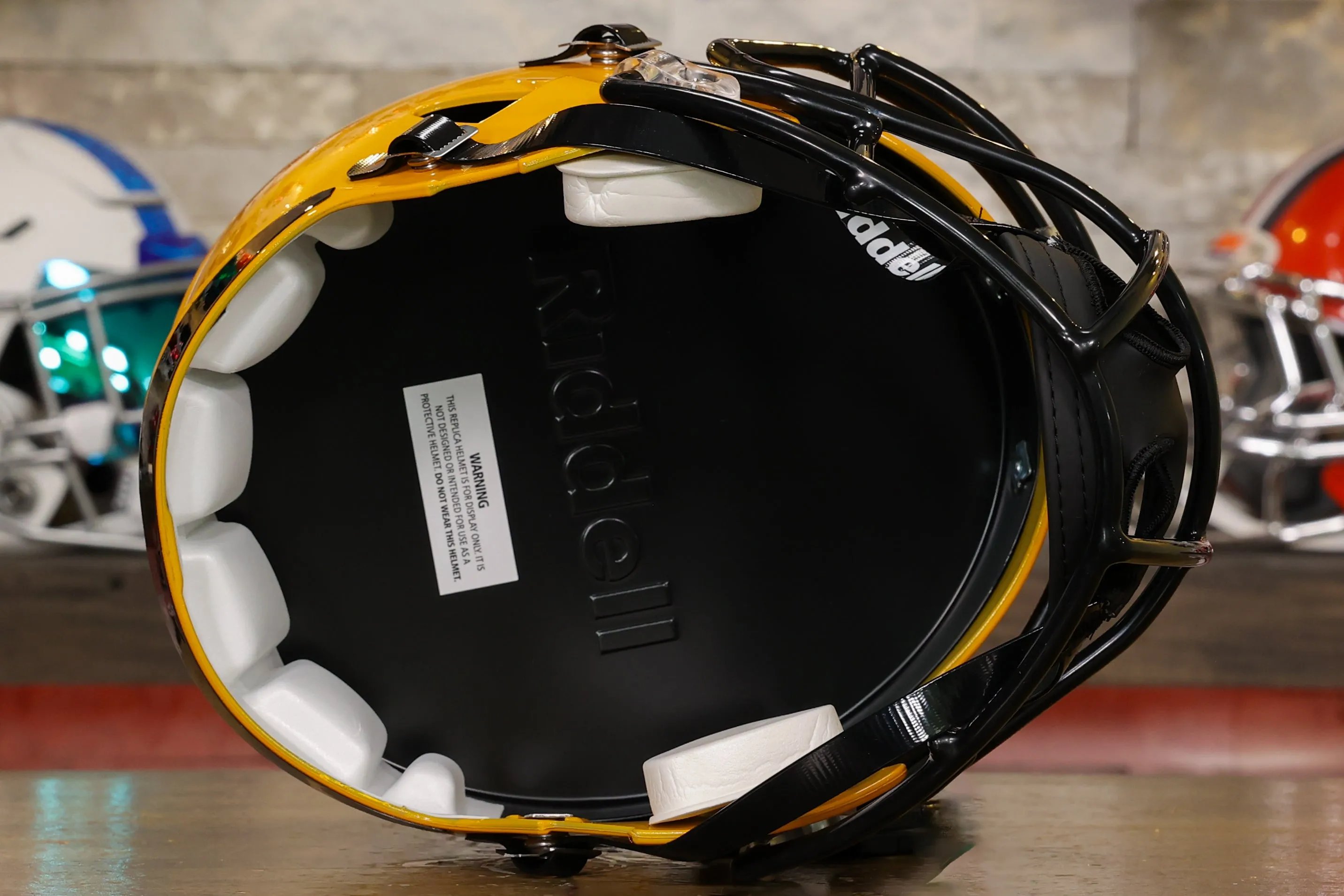 Idaho Vandals Riddell Speed Display Helmet