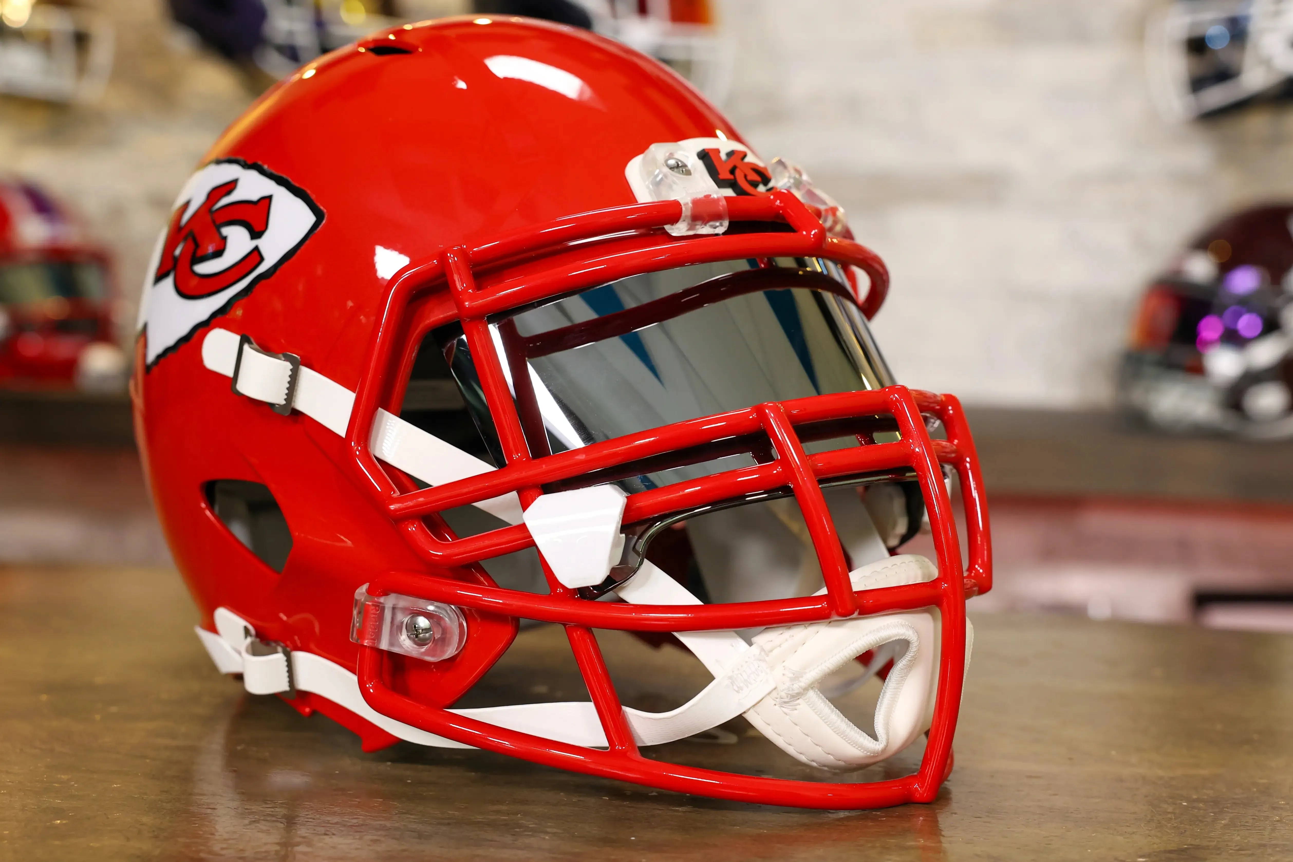 Kansas City Chiefs Riddell Speed Display Helmet - GG Edition 02588