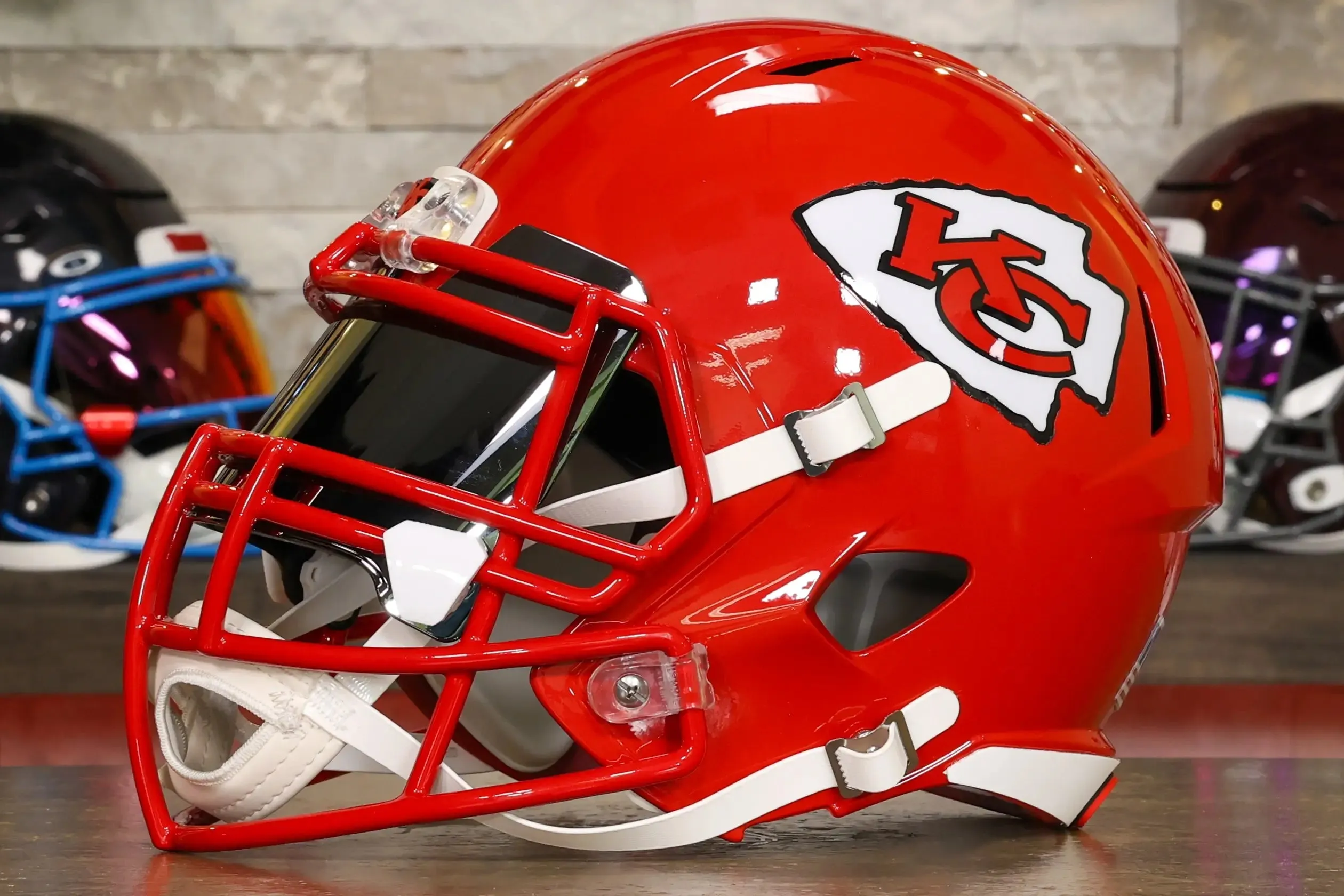 Kansas City Chiefs Riddell Speed Display Helmet - GG Edition 02588