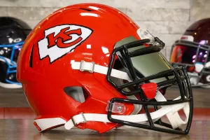 Kansas City Chiefs Riddell Speed Display Helmet - GG Edition