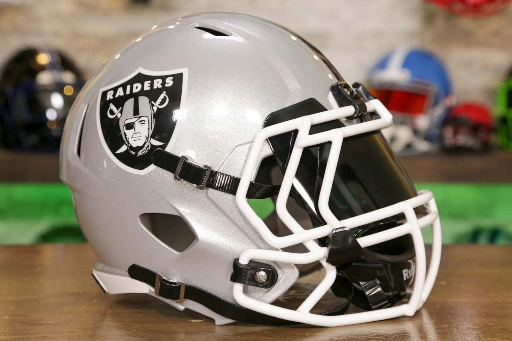 Las Vegas Raiders Riddell Speed Display Helmet - GG Edition 00226