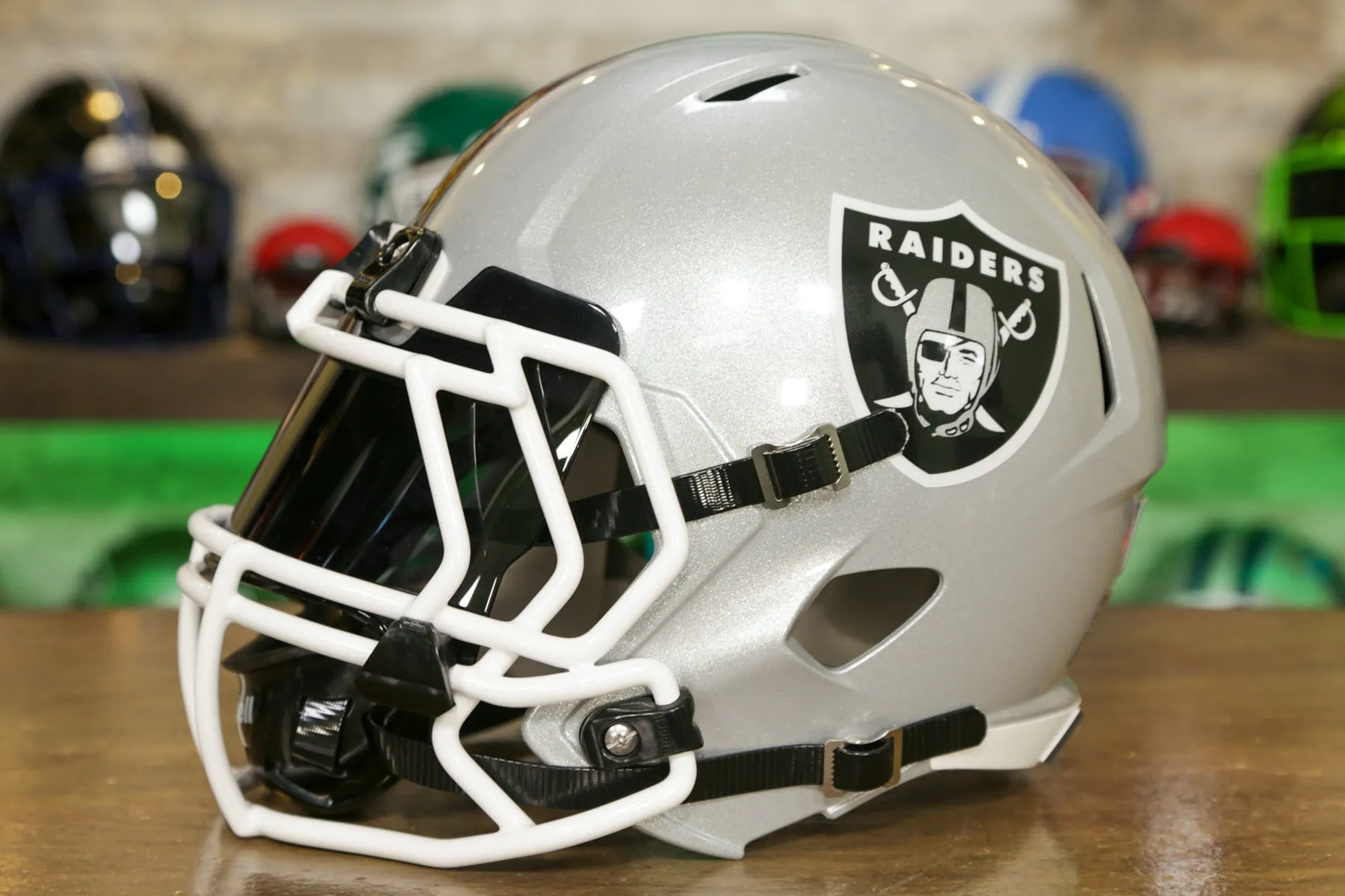 Las Vegas Raiders Riddell Speed Display Helmet - GG Edition 00226