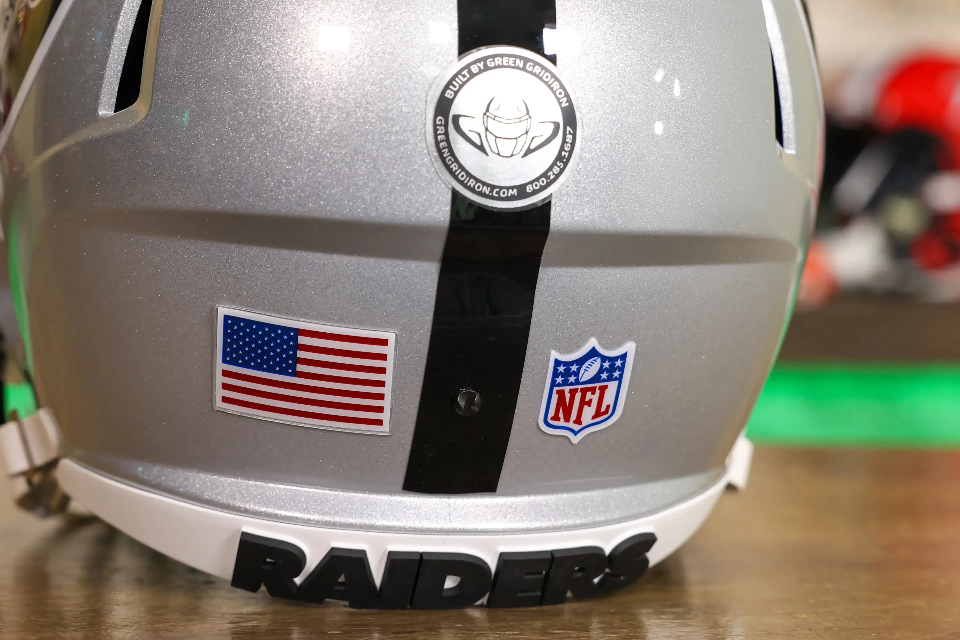 Las Vegas Raiders Riddell Speed Display Helmet - GG Edition 02590