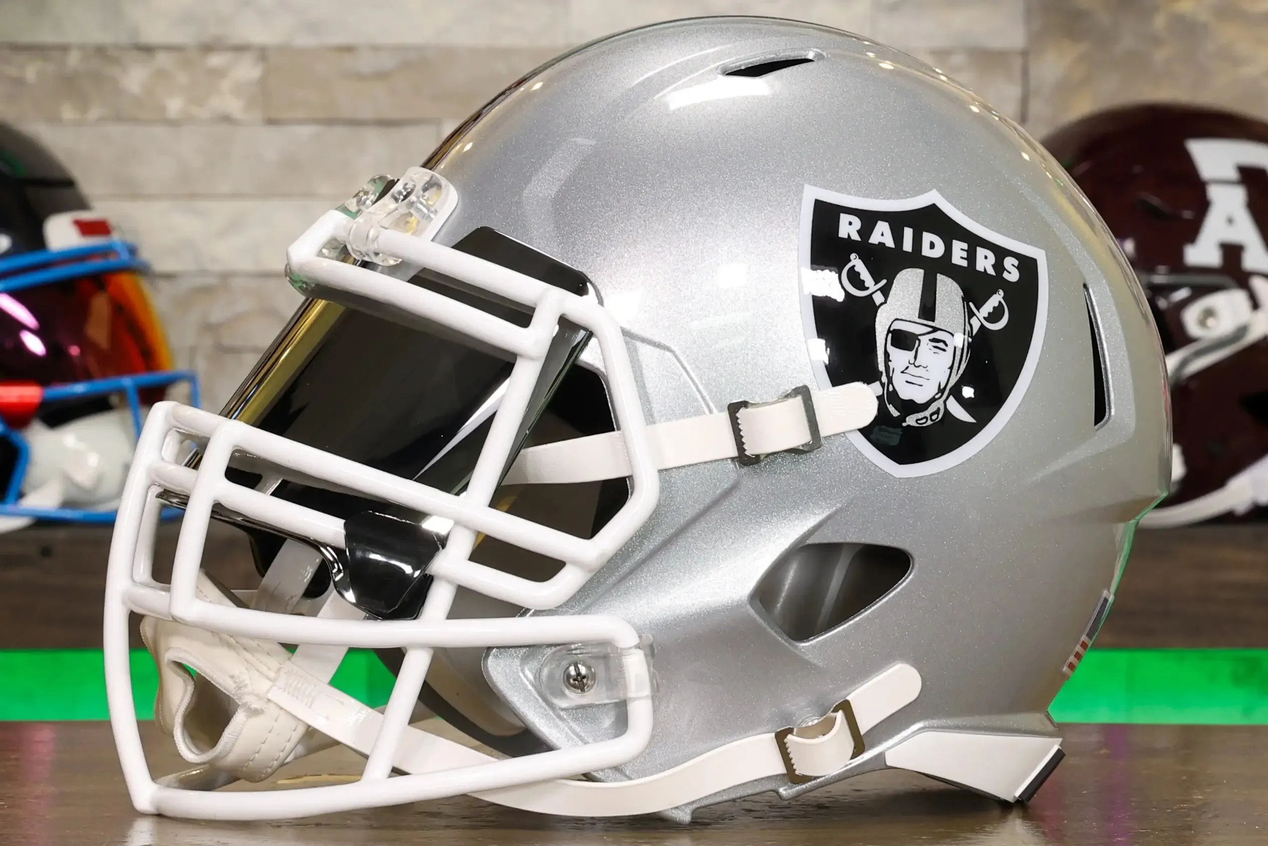 Las Vegas Raiders Riddell Speed Display Helmet - GG Edition