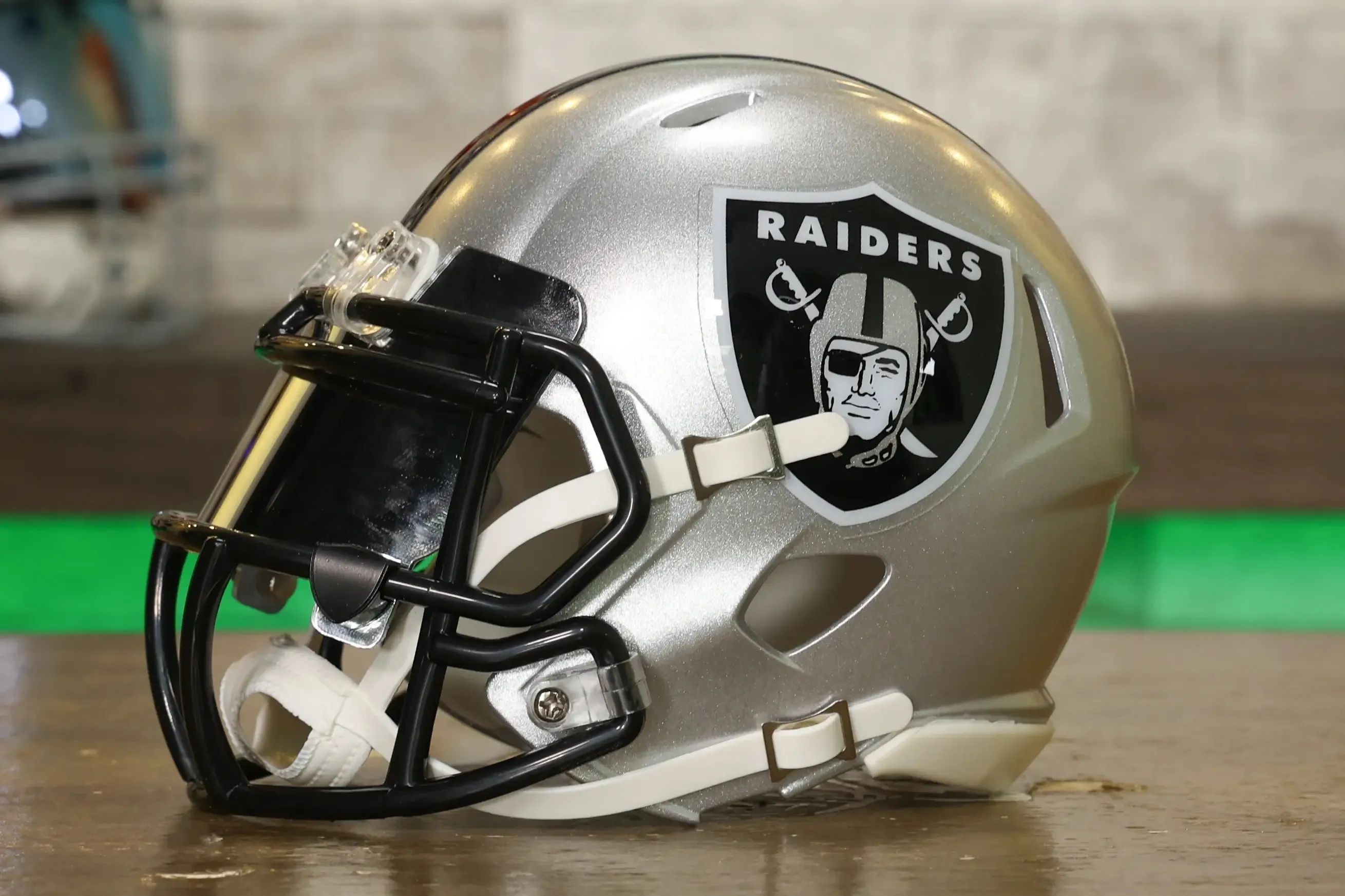 Las Vegas Raiders Riddell Speed Mini Helmet - GG Edition 01182