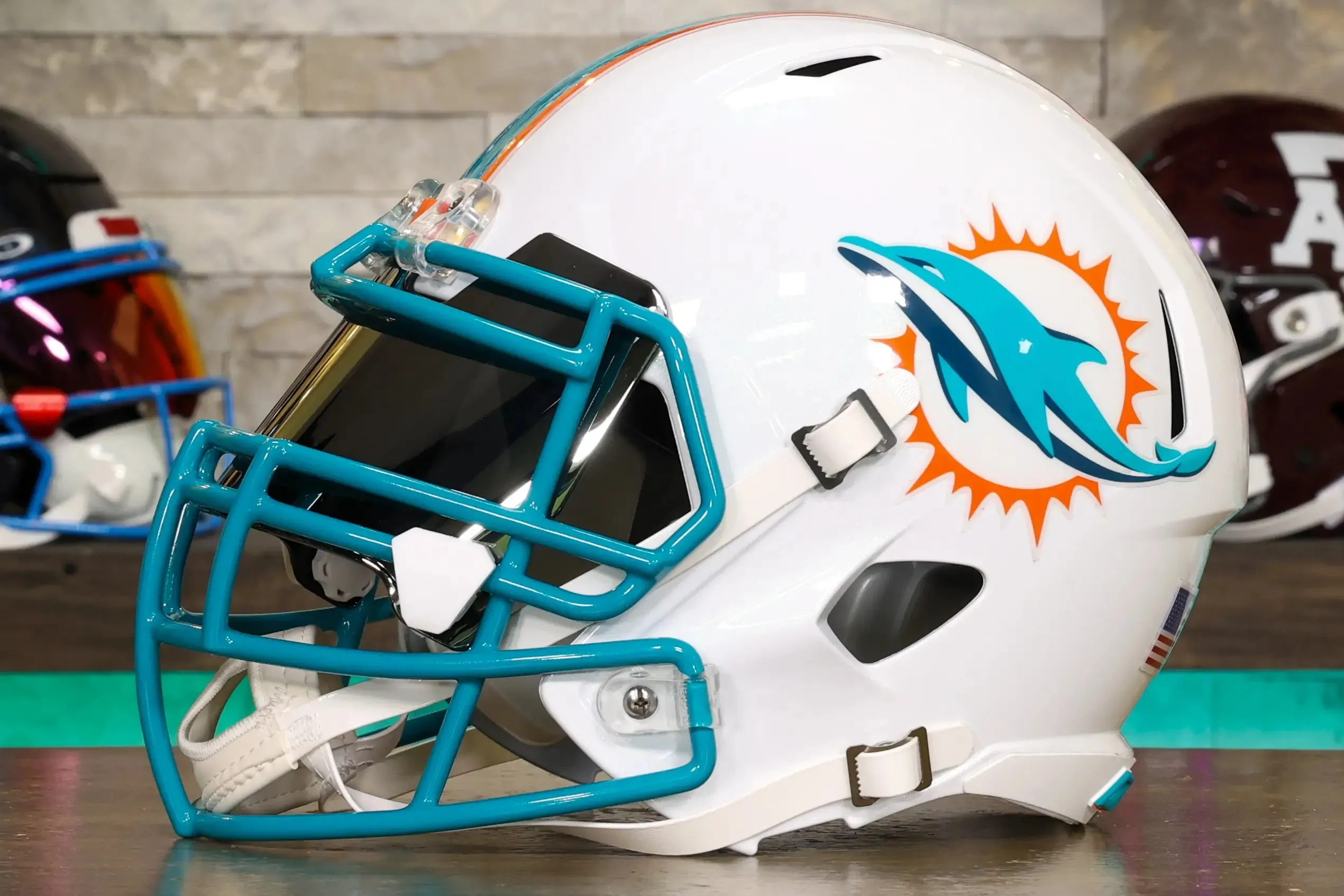 Miami Dolphins Riddell Speed Display Helmet - GG Edition 02597