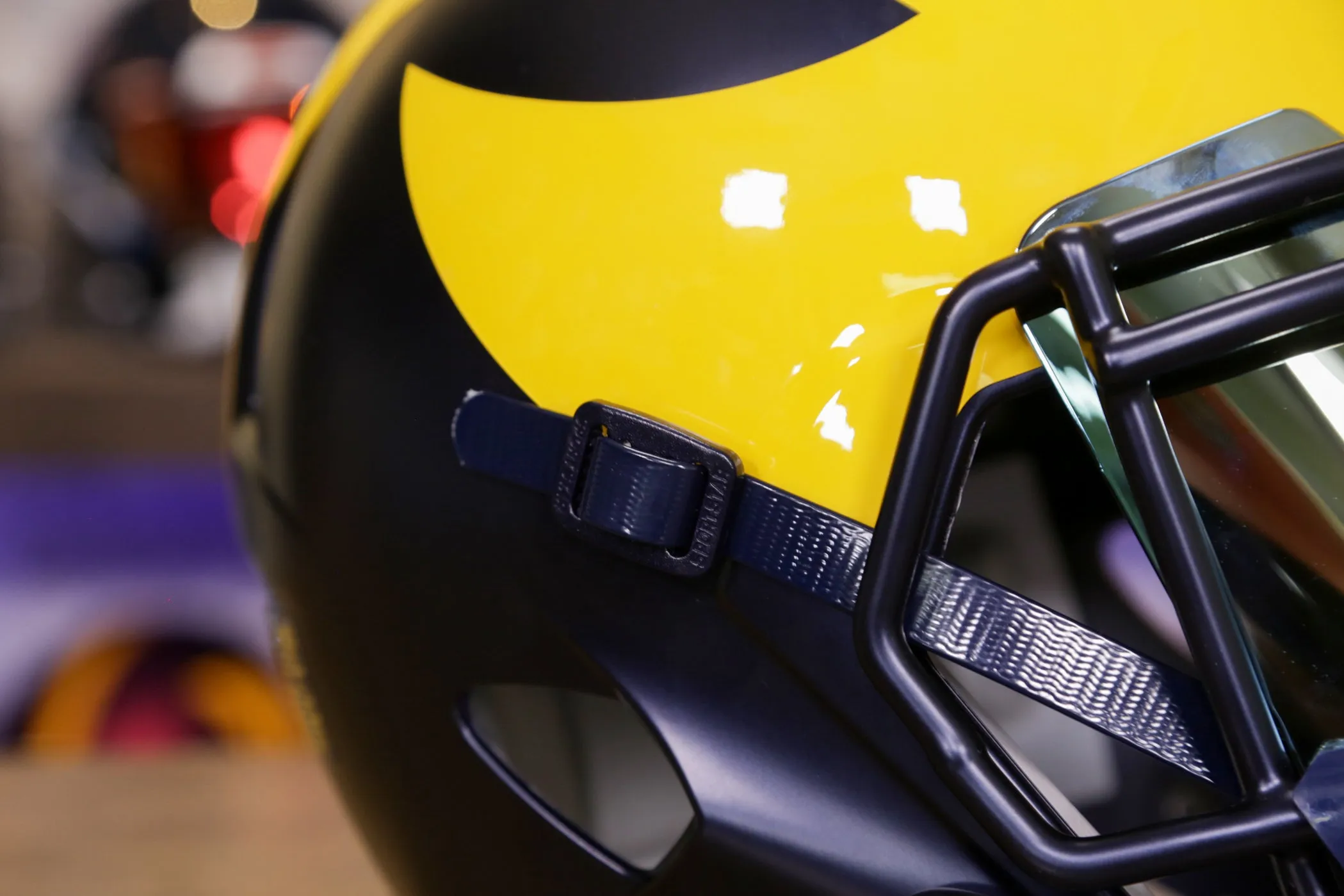 Michigan Wolverines Riddell Speed Display Helmet - GG Edition 00382