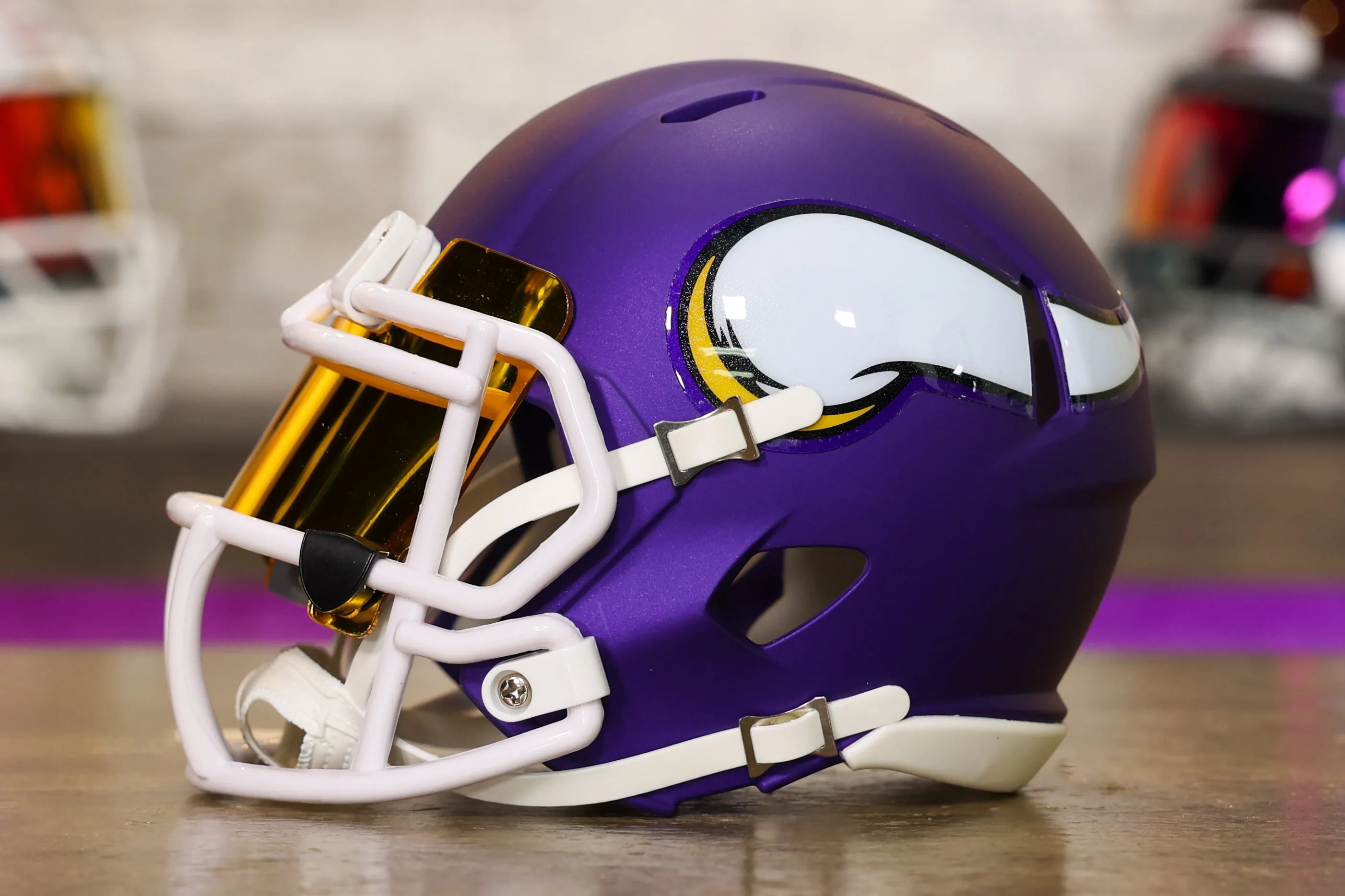 Minnesota Vikings Riddell Speed Mini Helmet - GG Edition