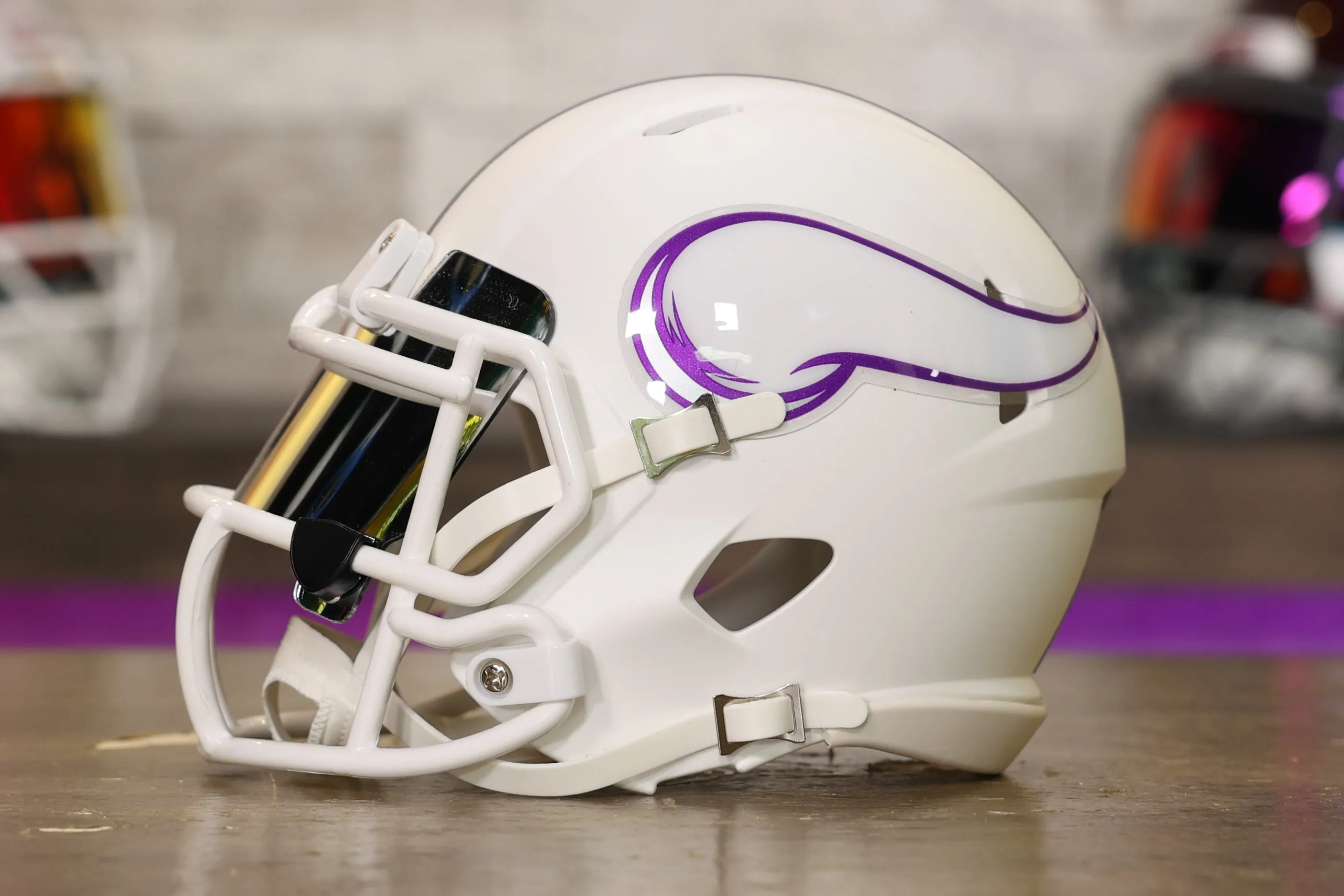 Minnesota Vikings Riddell Speed Mini Helmet - GG Edition