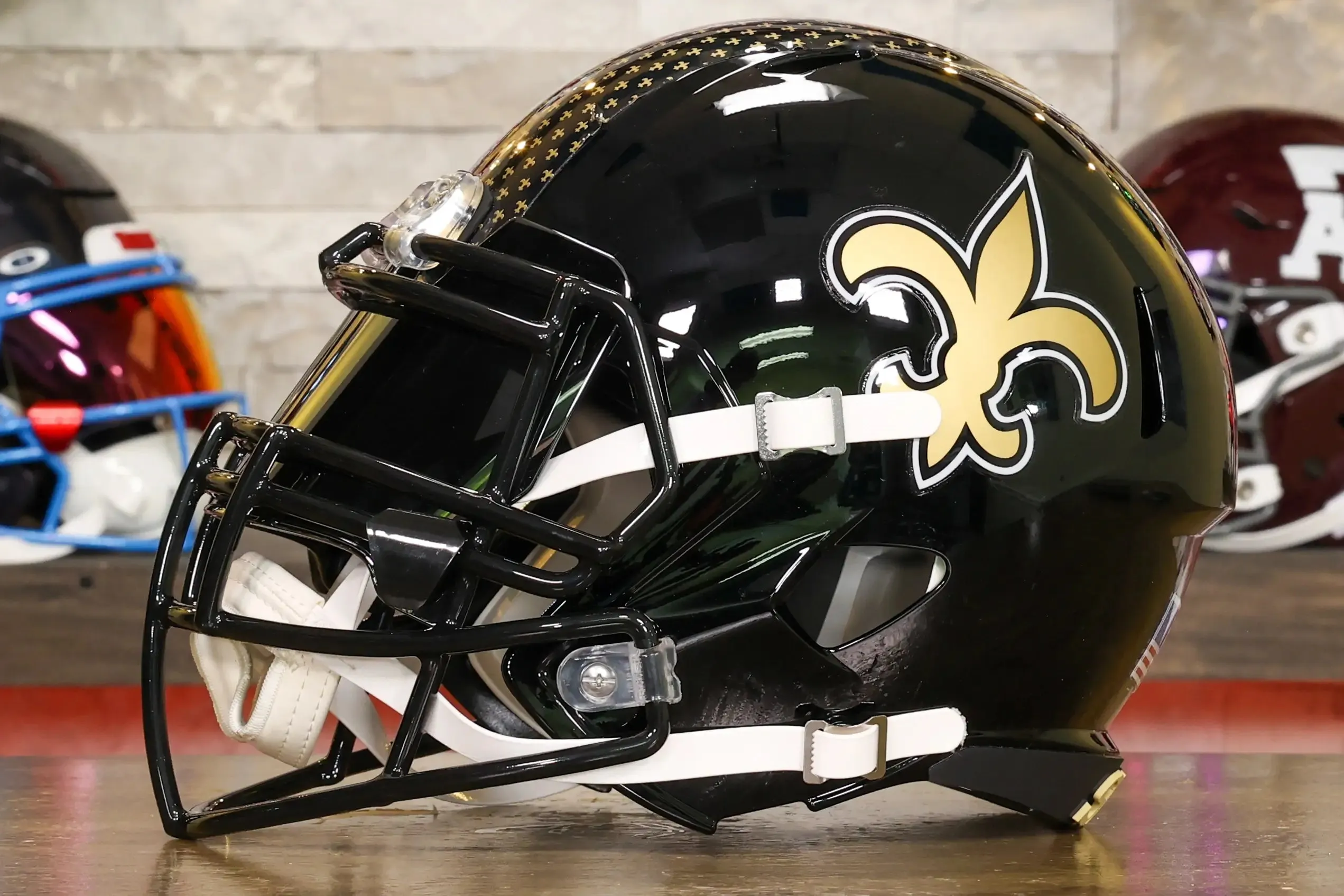 New Orleans Saints Riddell Speed Display Helmet - GG Edition 02602