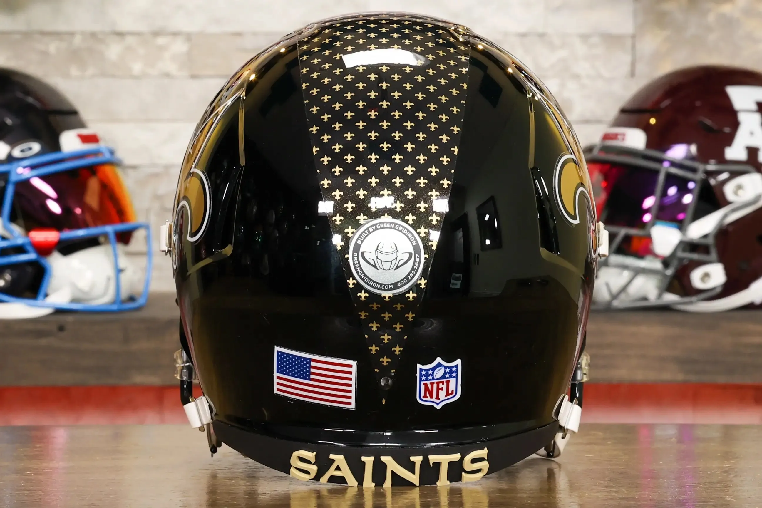 New Orleans Saints Riddell Speed Display Helmet - GG Edition 02602