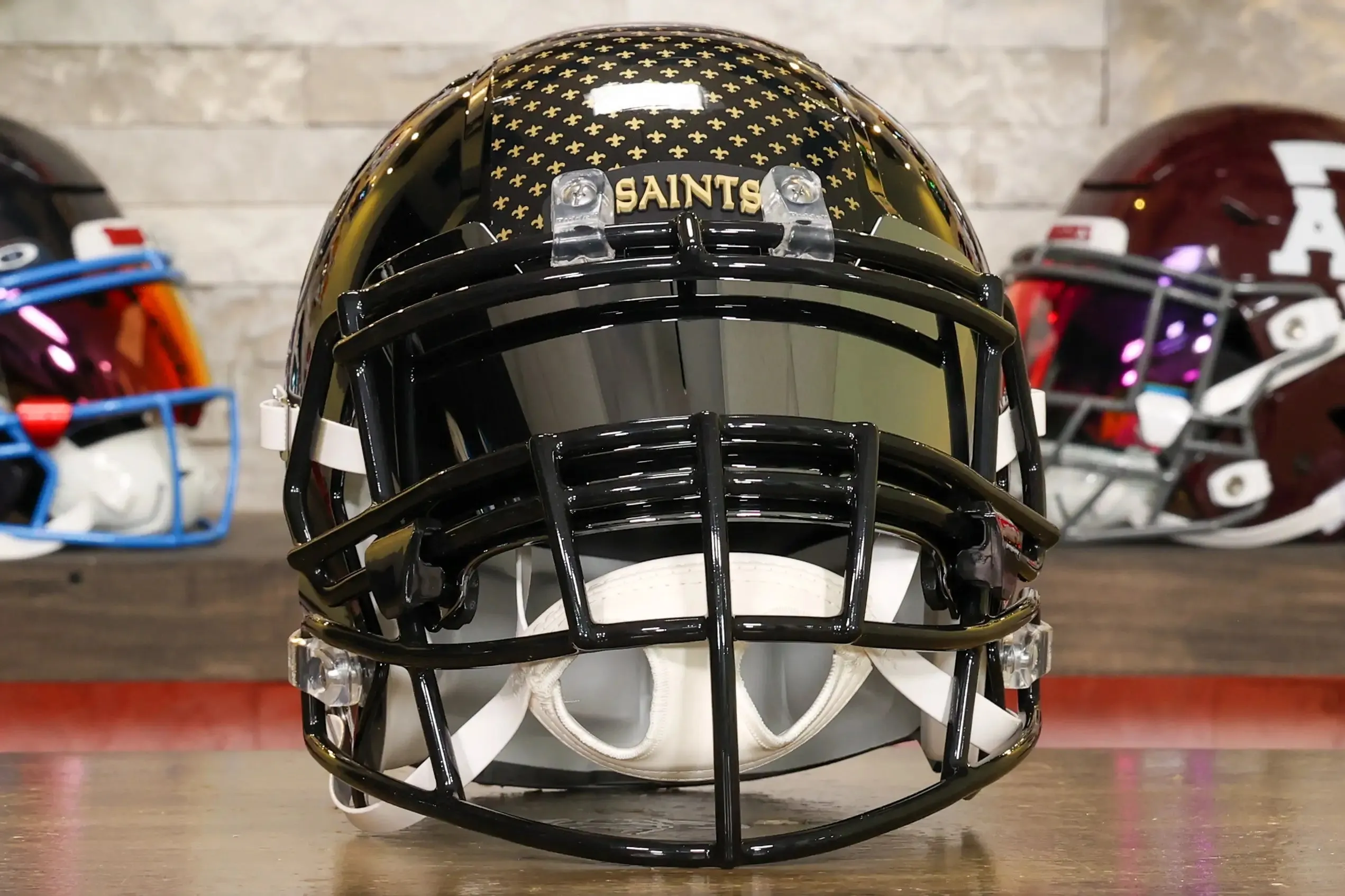 New Orleans Saints Riddell Speed Display Helmet - GG Edition 02602