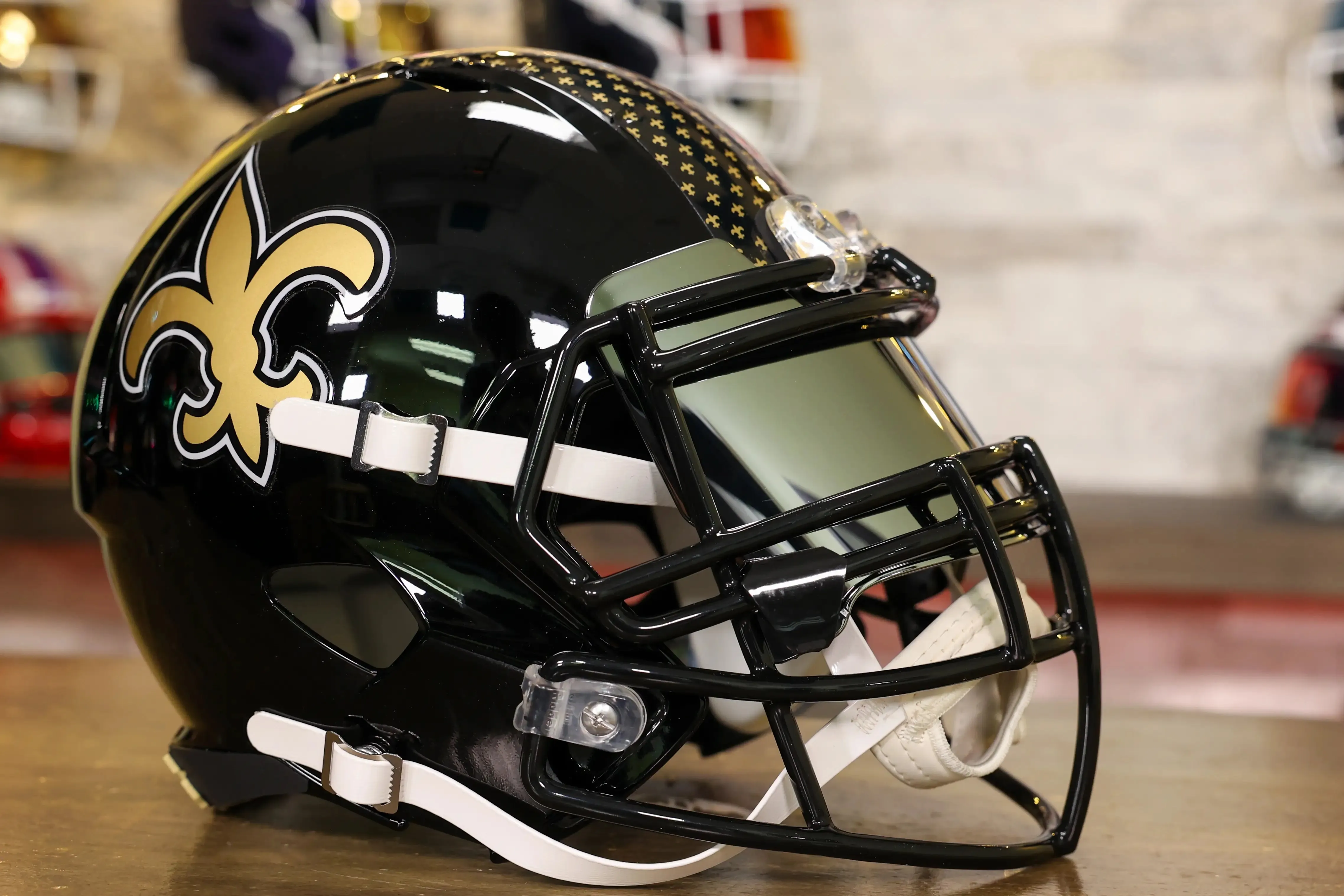 New Orleans Saints Riddell Speed Display Helmet - GG Edition 02602