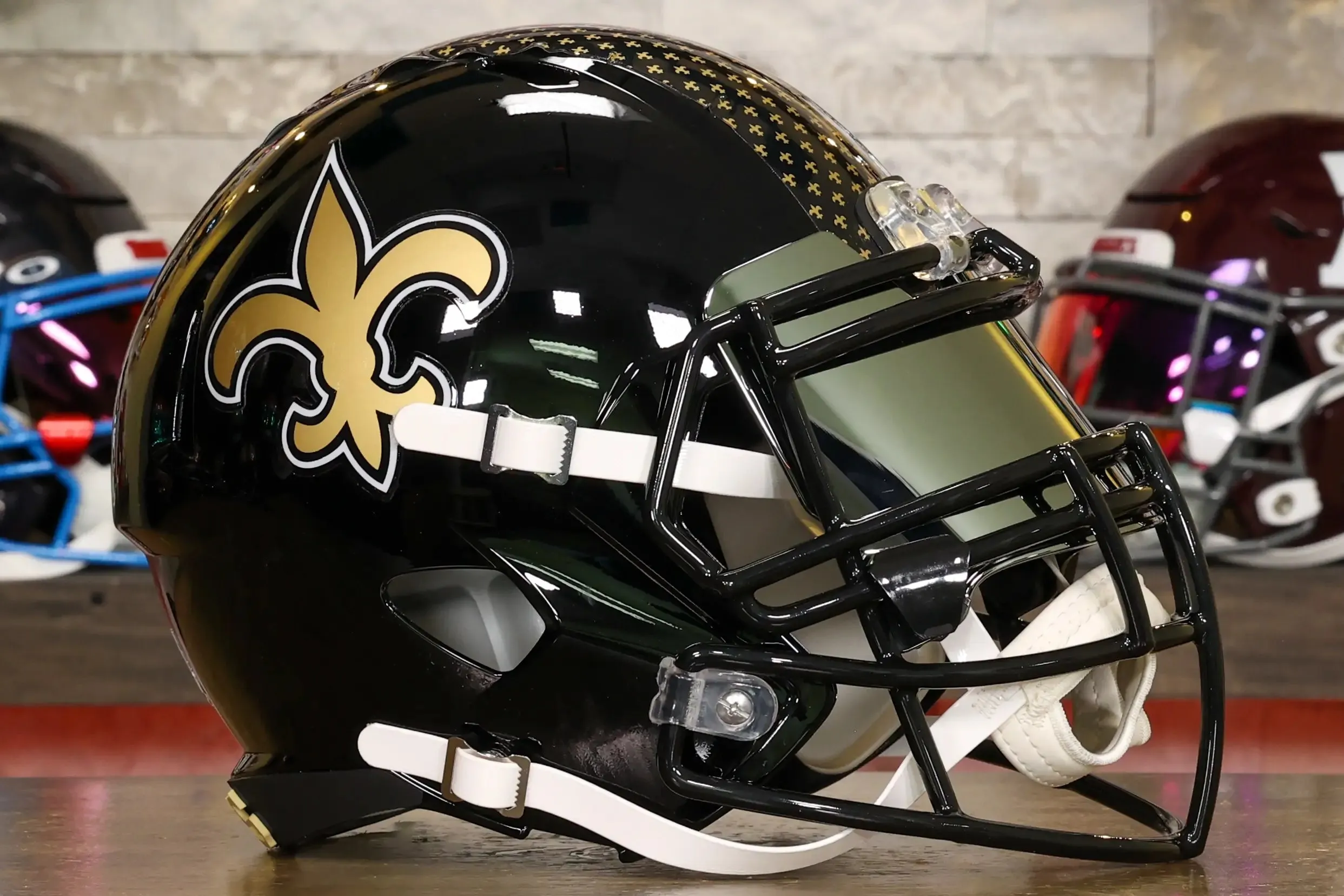 New Orleans Saints Riddell Speed Display Helmet - GG Edition 02602