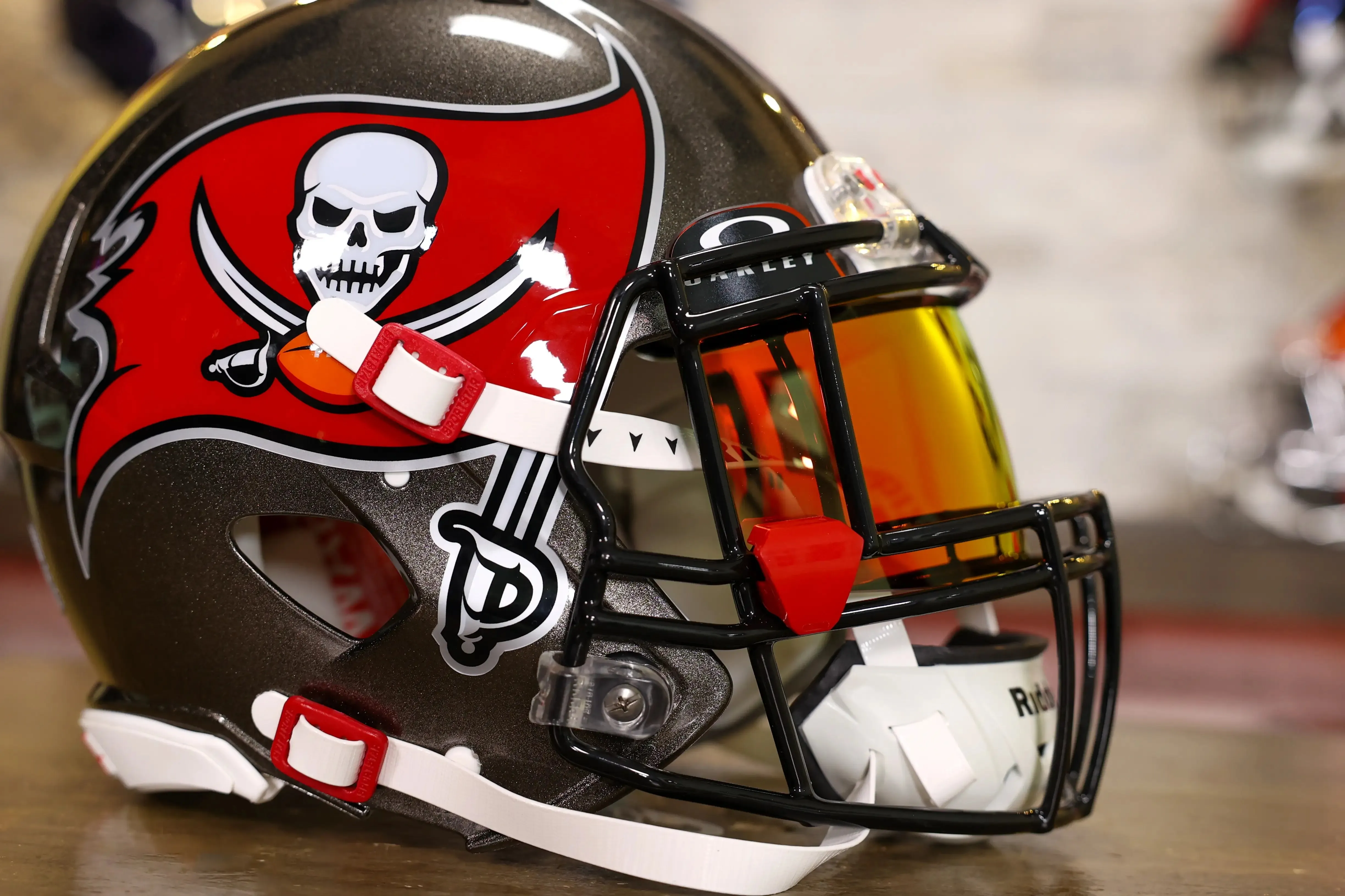 Tampa Bay Buccaneers Riddell Speed Authentic Helmet - GG Edition