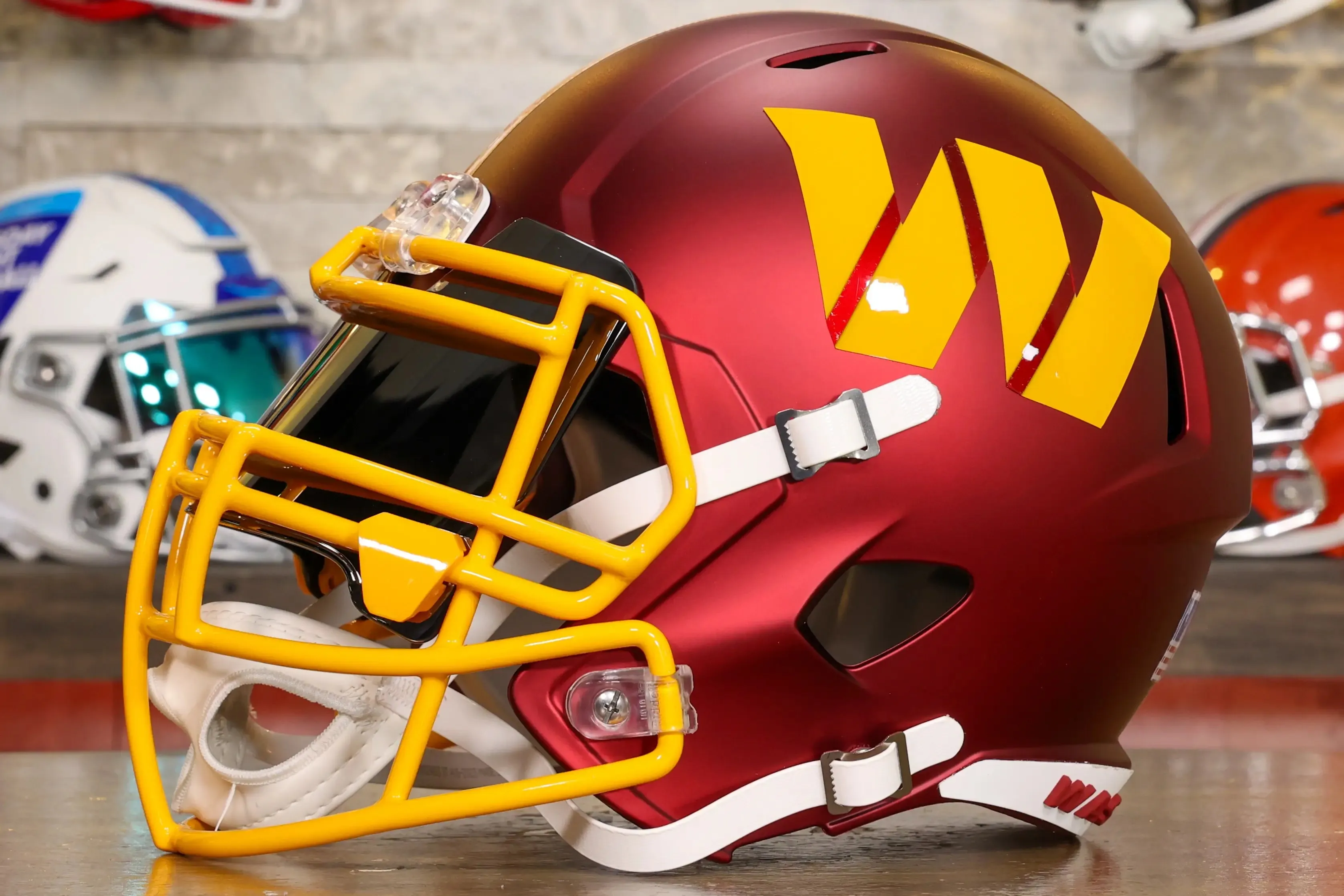 Washington Commanders Riddell Speed Display Helmet - GG Edition 02735