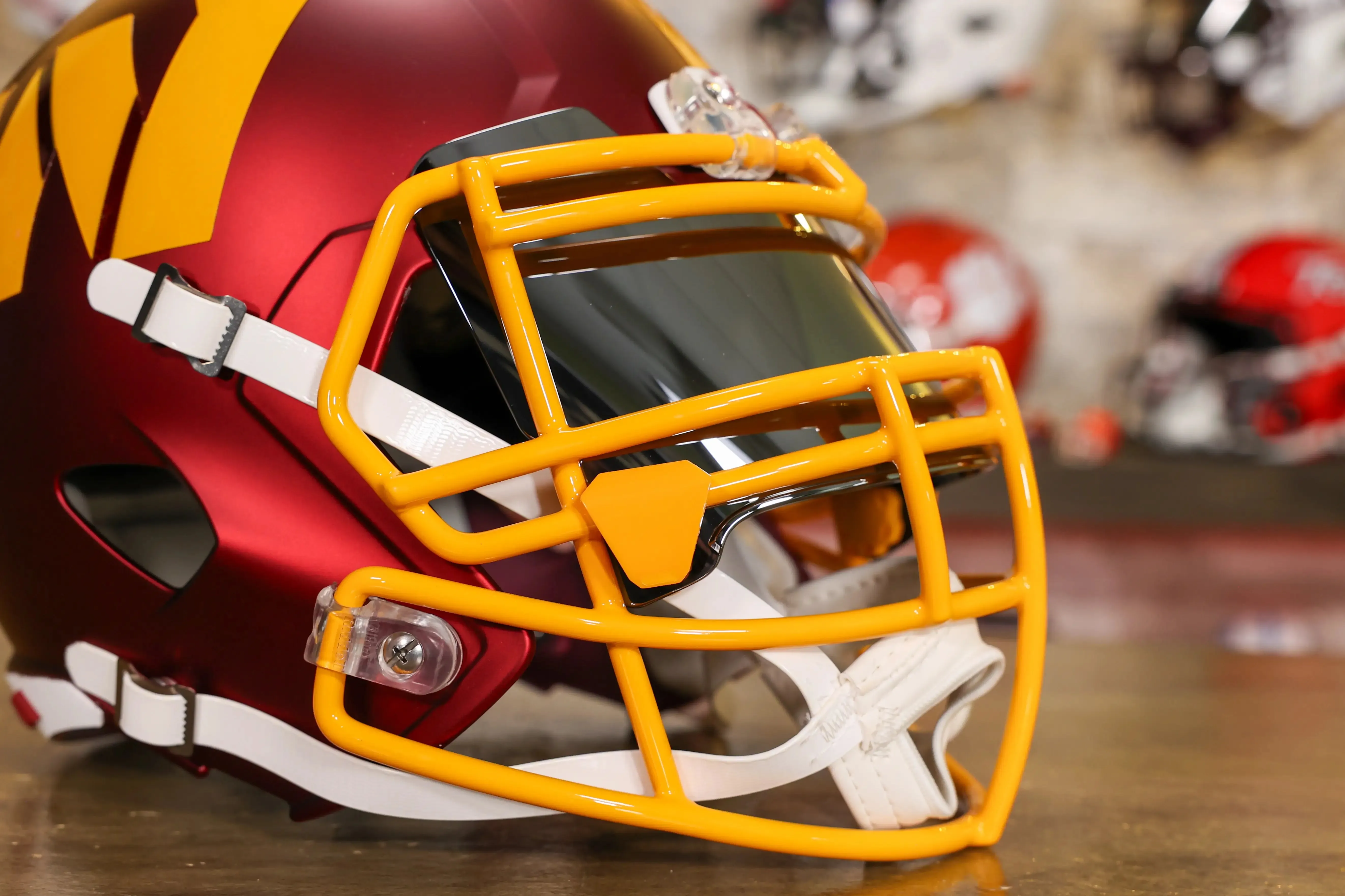 Washington Commanders Riddell Speed Display Helmet - GG Edition 02735