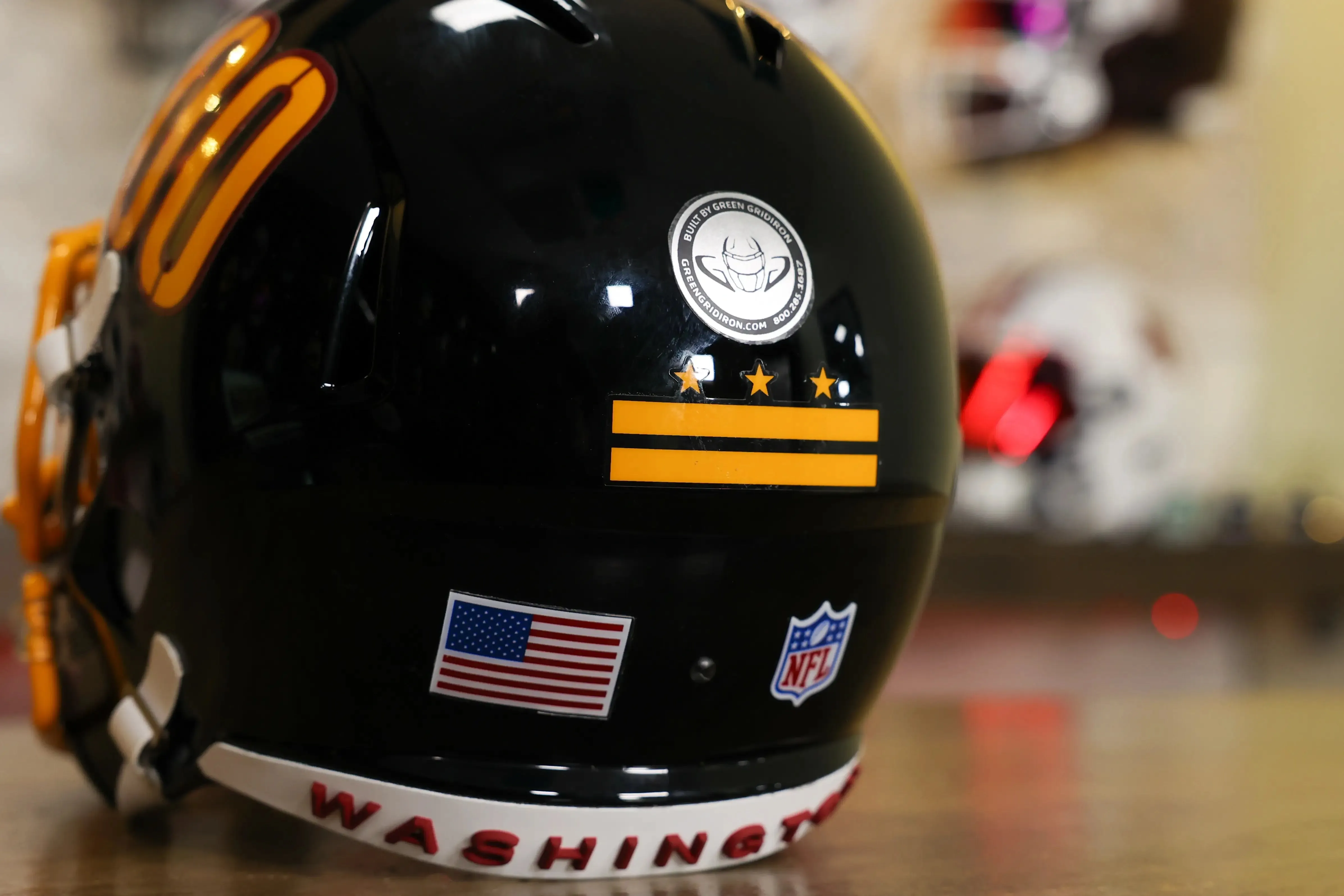 Washington Commanders Riddell Speed Display Helmet - GG Edition