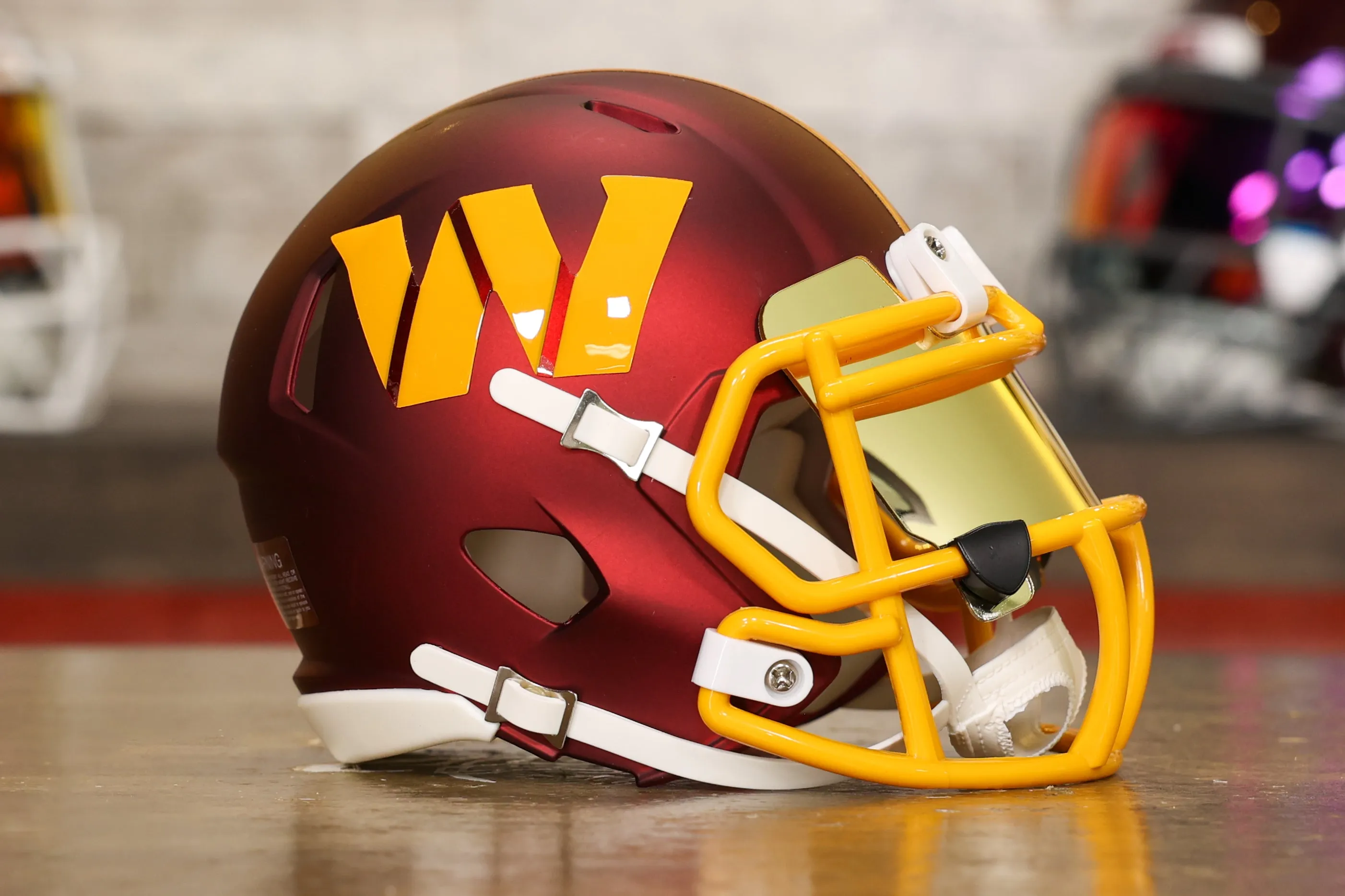 Washington Commanders Riddell Speed Mini Helmet - GG Edition 02617