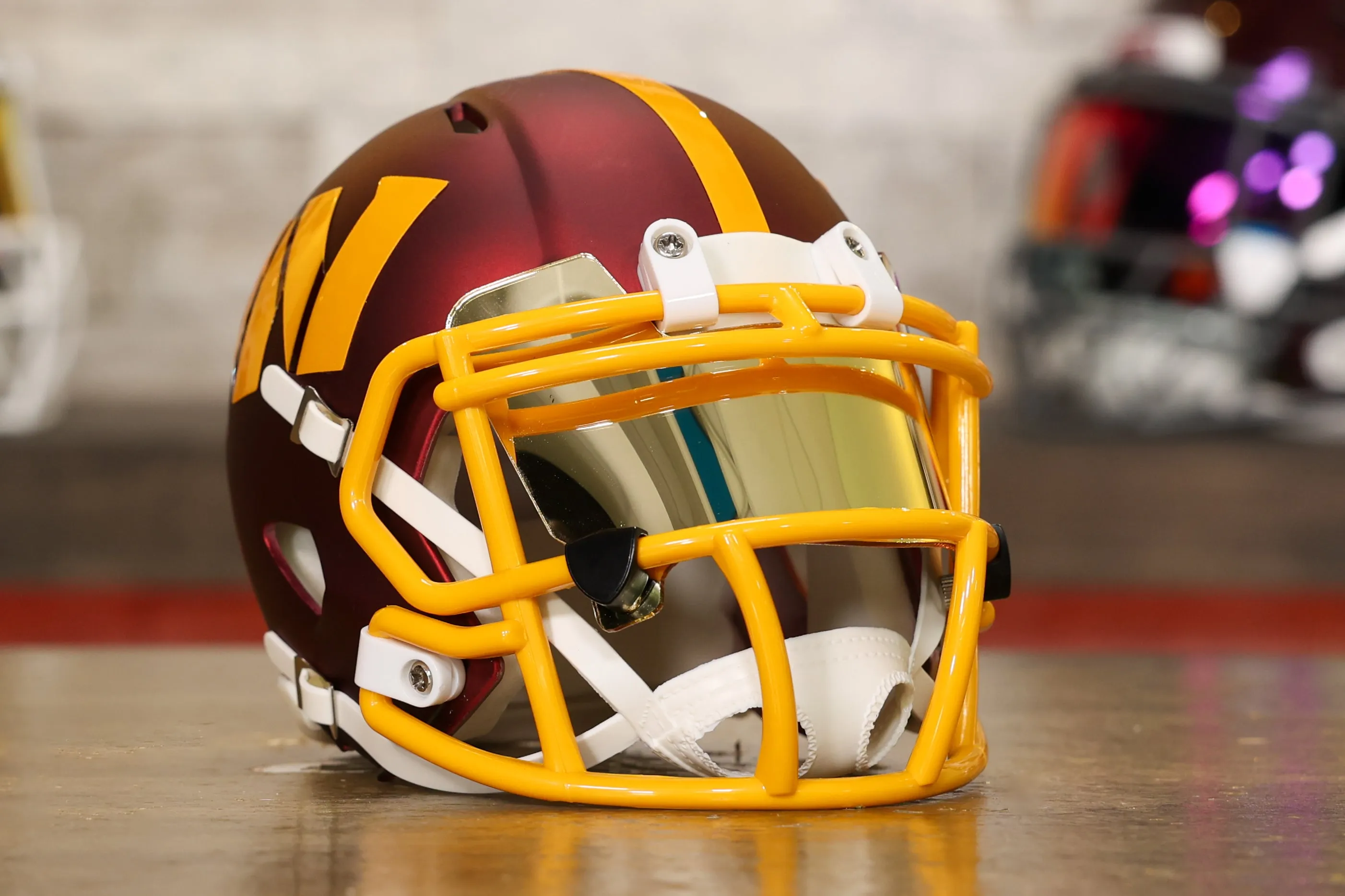 Washington Commanders Riddell Speed Mini Helmet - GG Edition 02617